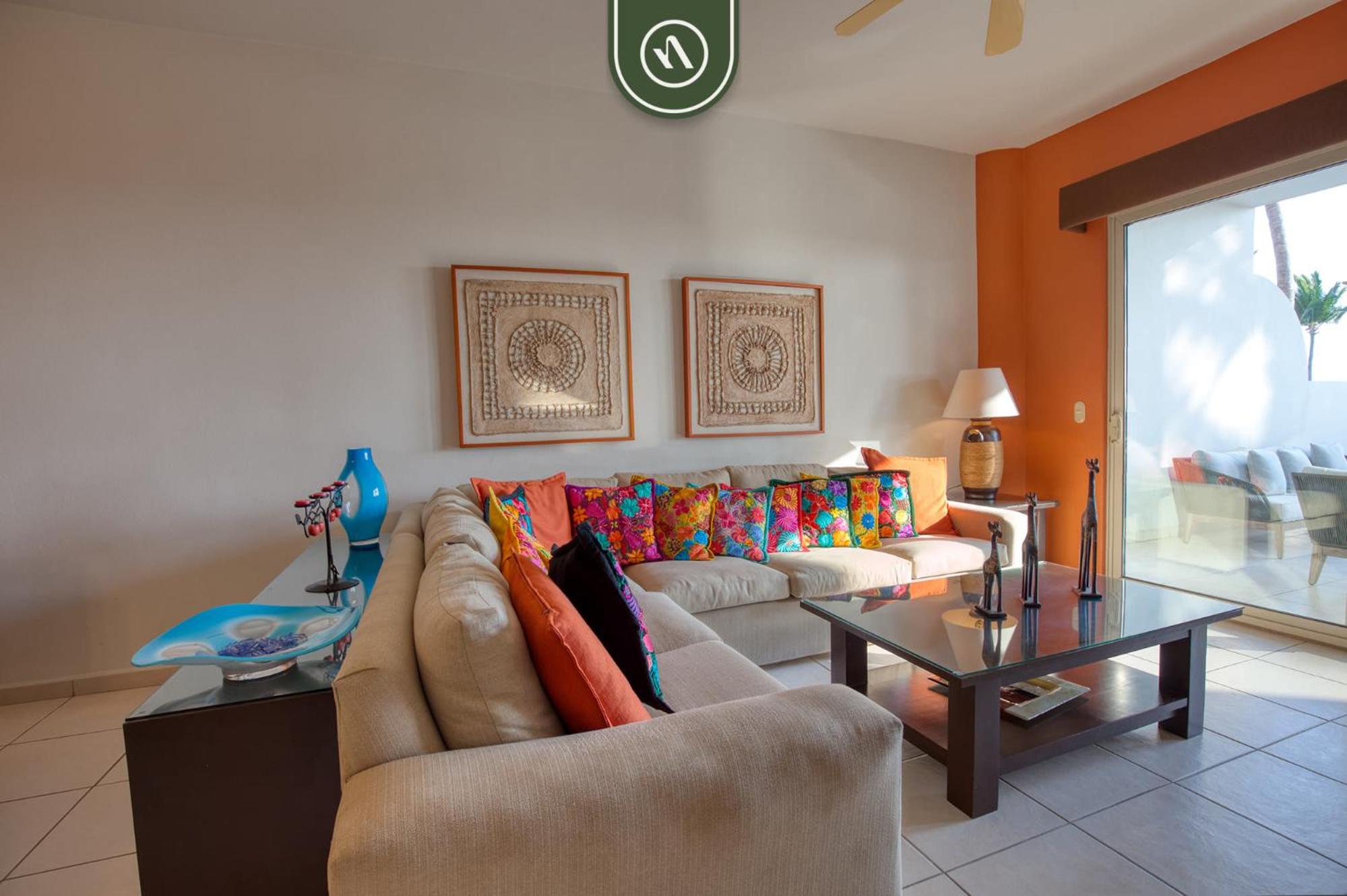 Mexican Styled 2 BR Condo - Beachfront - Pool, fotografía 5