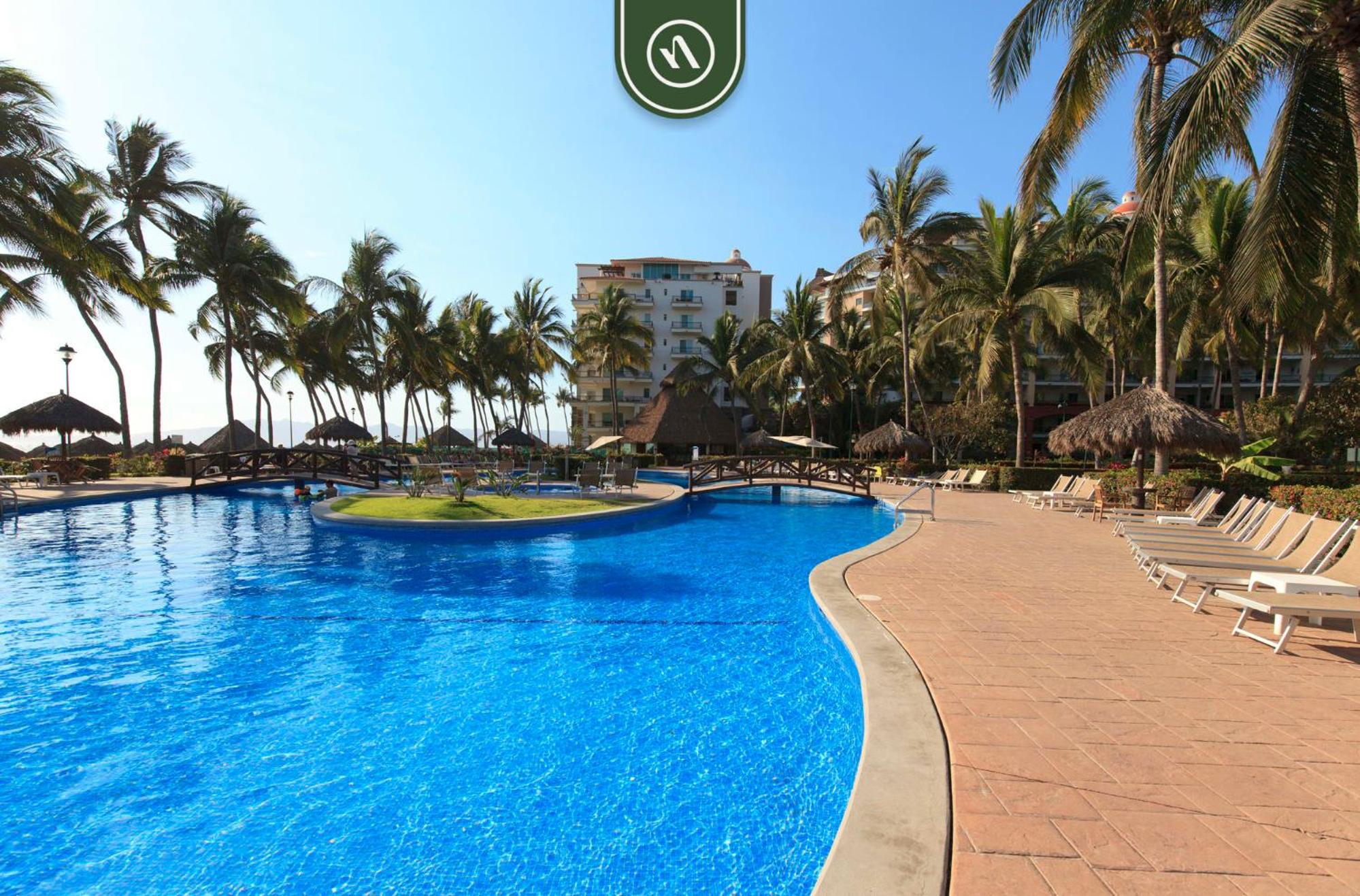Mexican Styled 2 BR Condo - Beachfront - Pool, fotografía 4