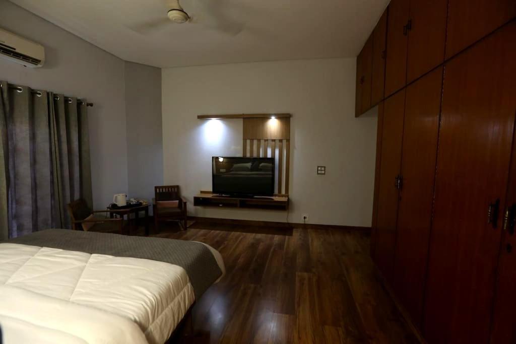 Peaceful 3BR Home w/Terrace in central Dehradun view 2