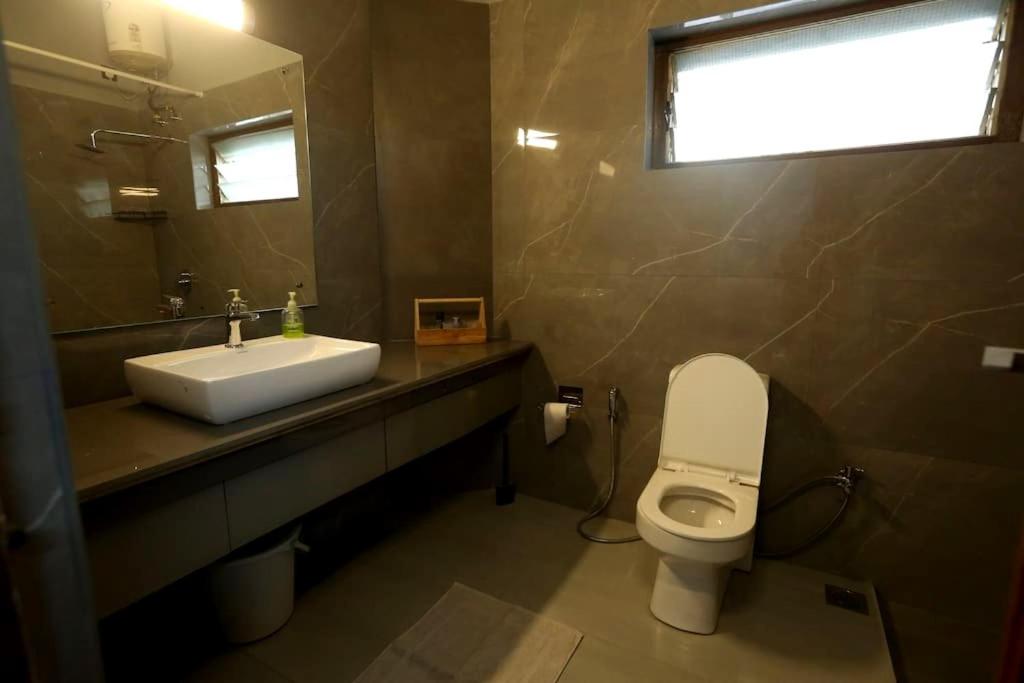 Peaceful 3BR Home w/Terrace in central Dehradun view 5