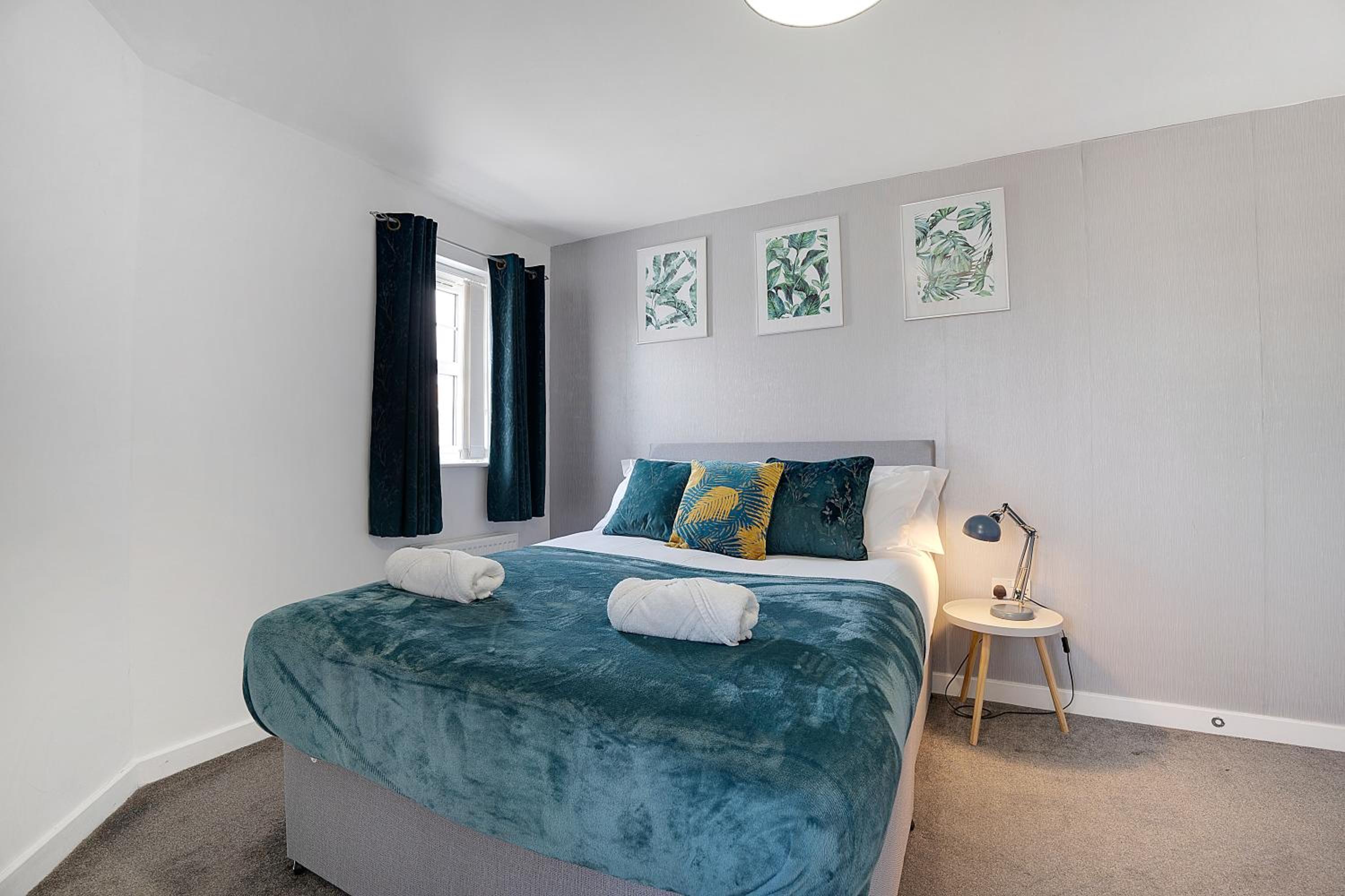 Stylish Teesside Home Ideal for Work or Leisure view 2