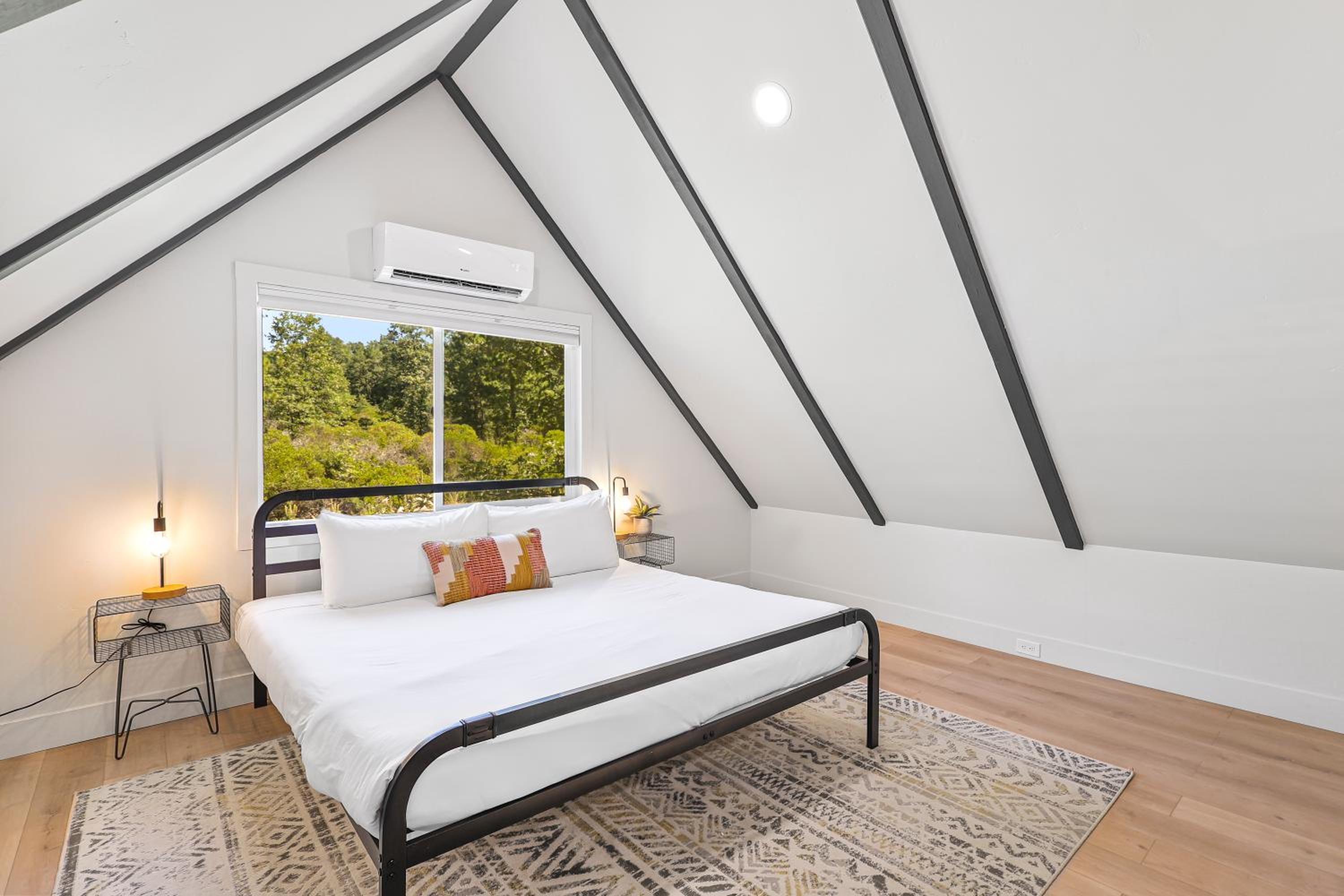 Basecamp Lodge