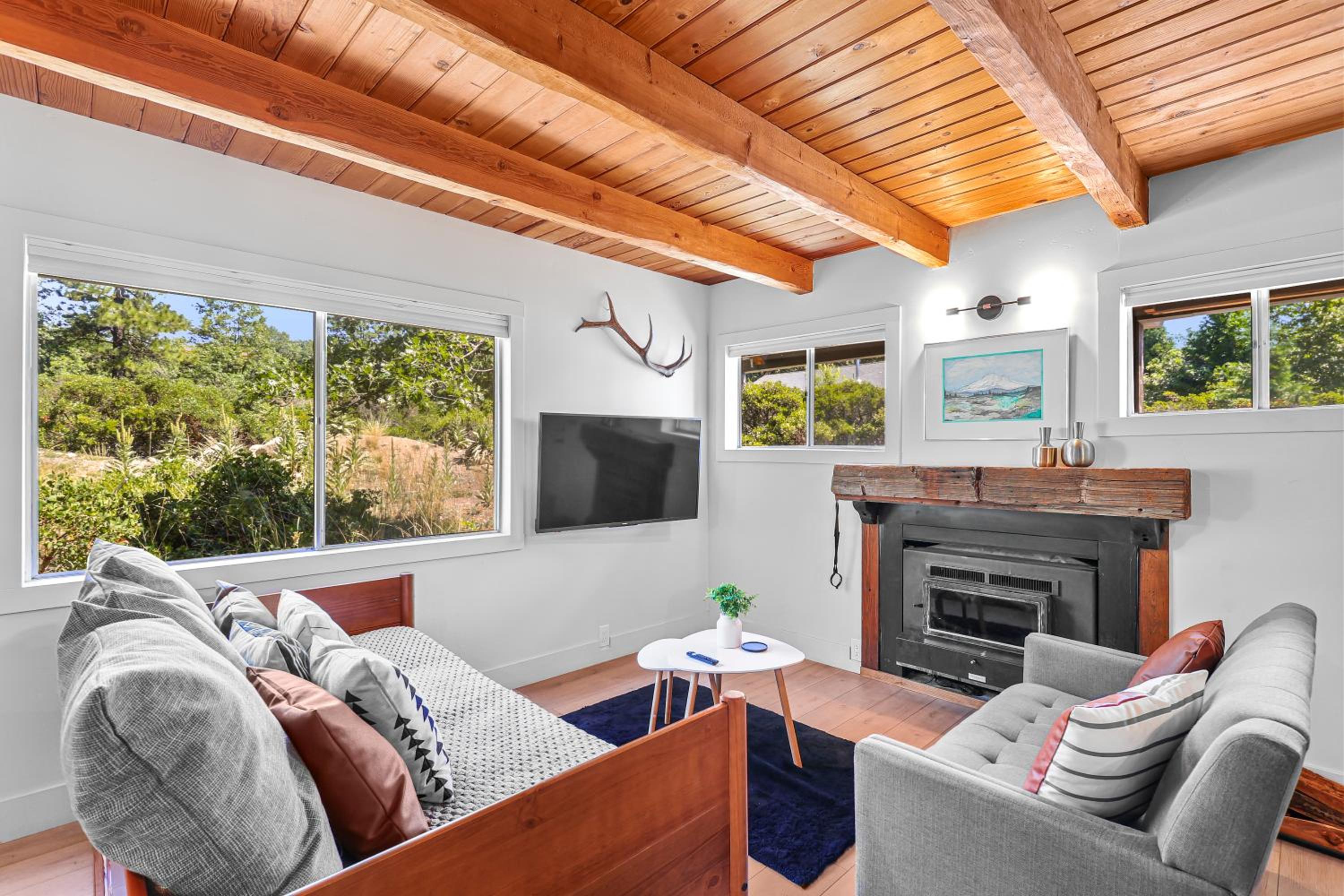 Basecamp Lodge