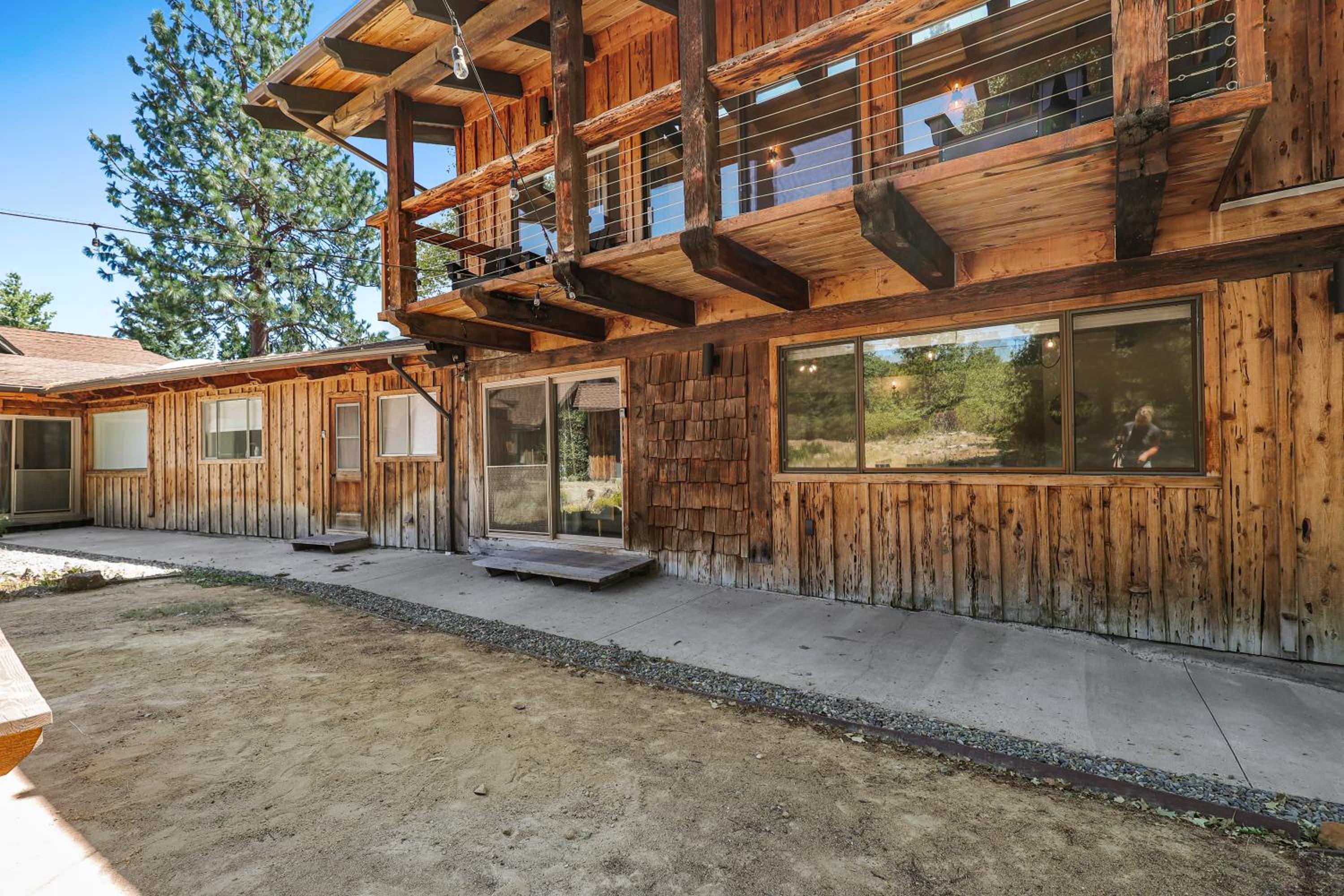 Basecamp Lodge