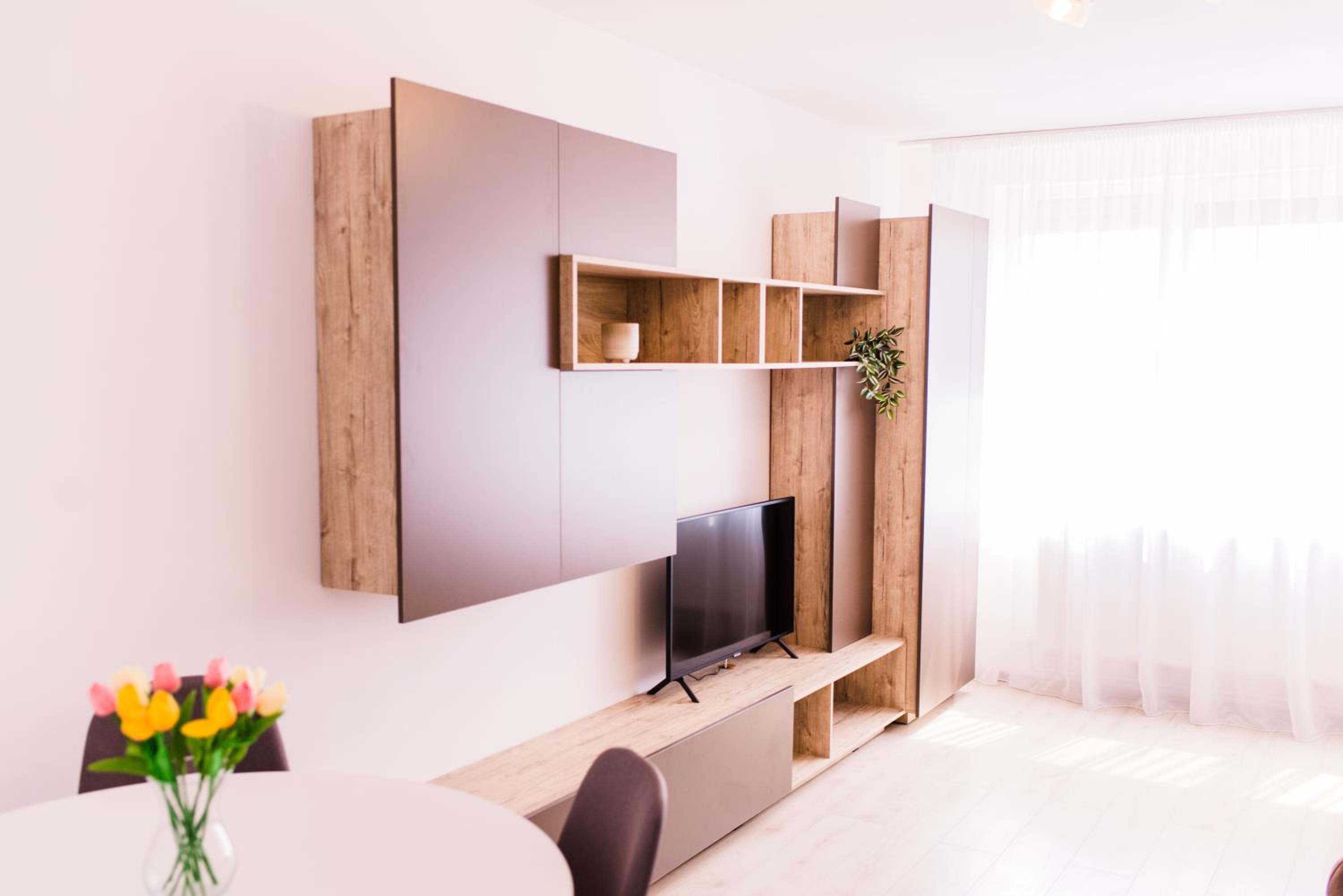 Riverside White Apartment view 4