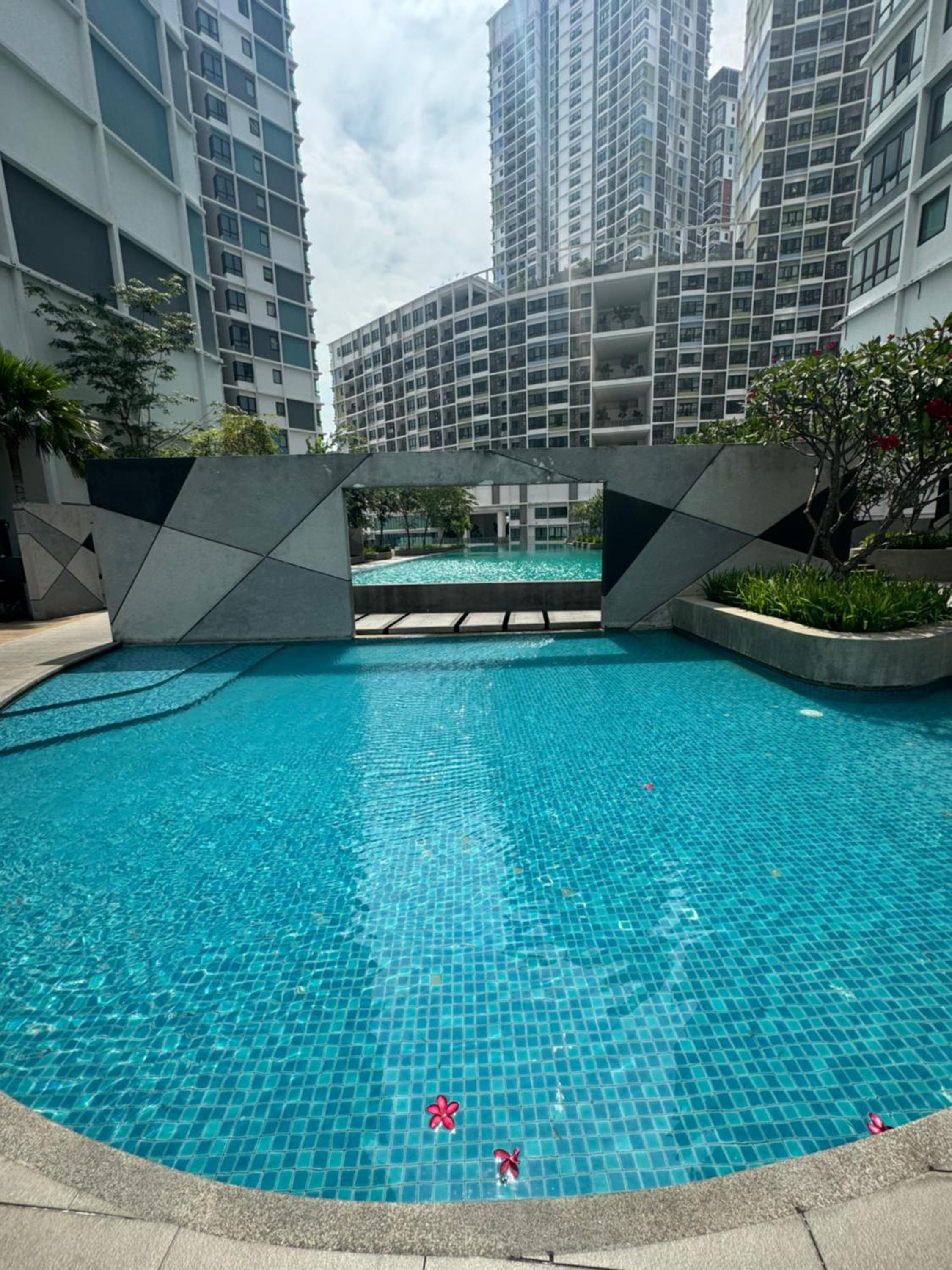 I-CITY Holidays biggest Swimming Pools, Astro