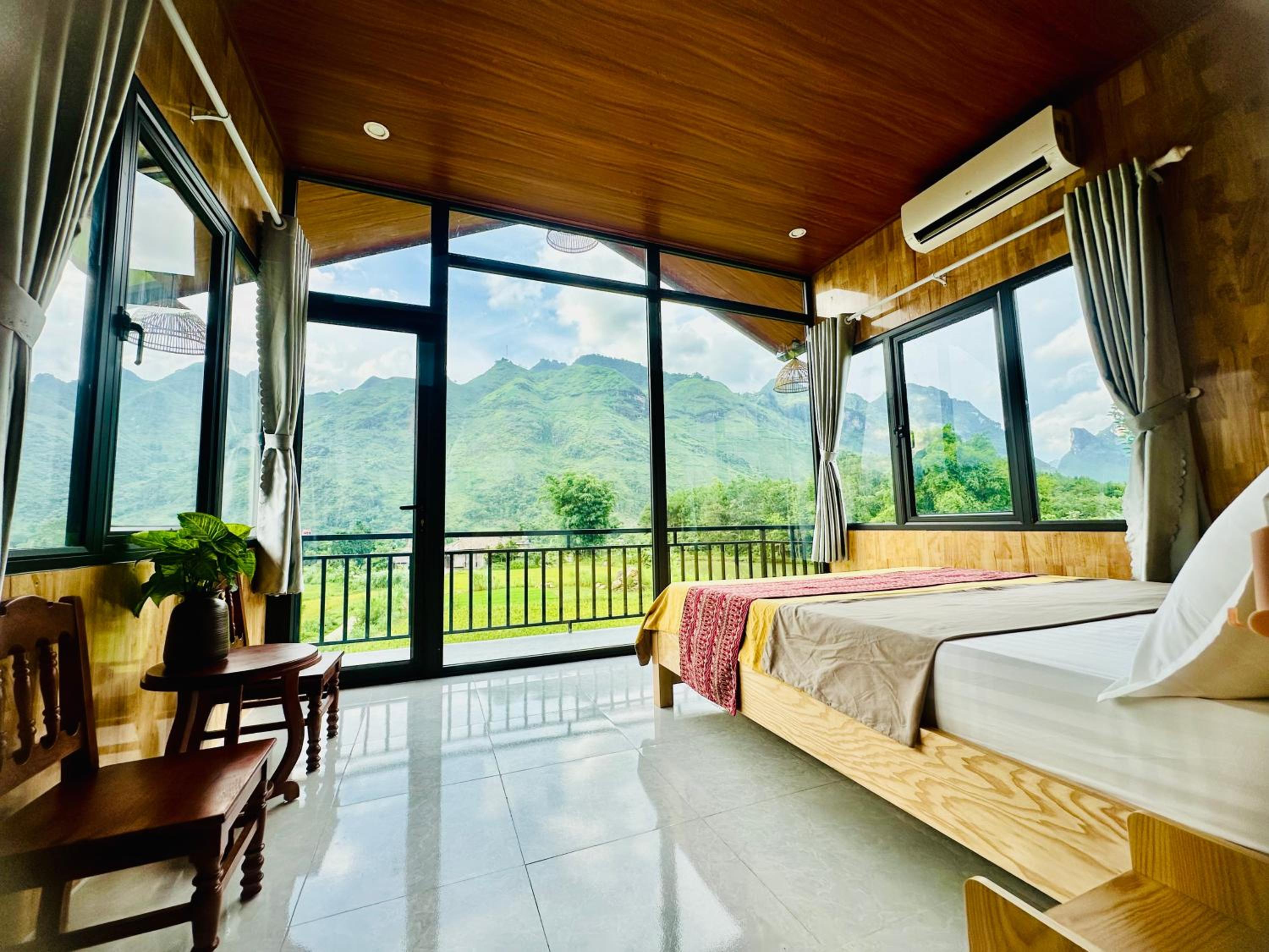 Du Gia Field View Homestay