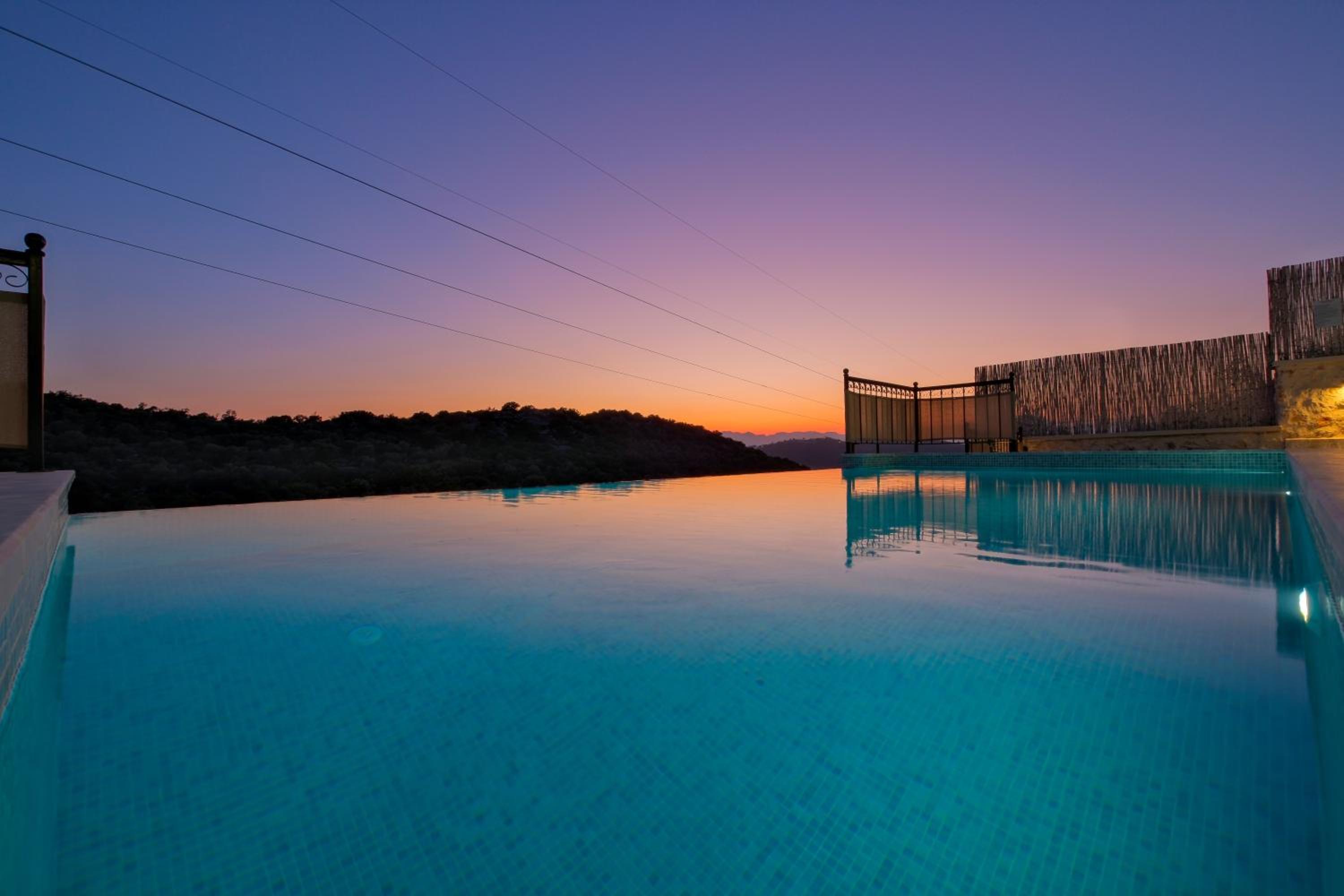 Villa TOUCANO Peaceful villa with nature view, pool and jacuzzi view 3