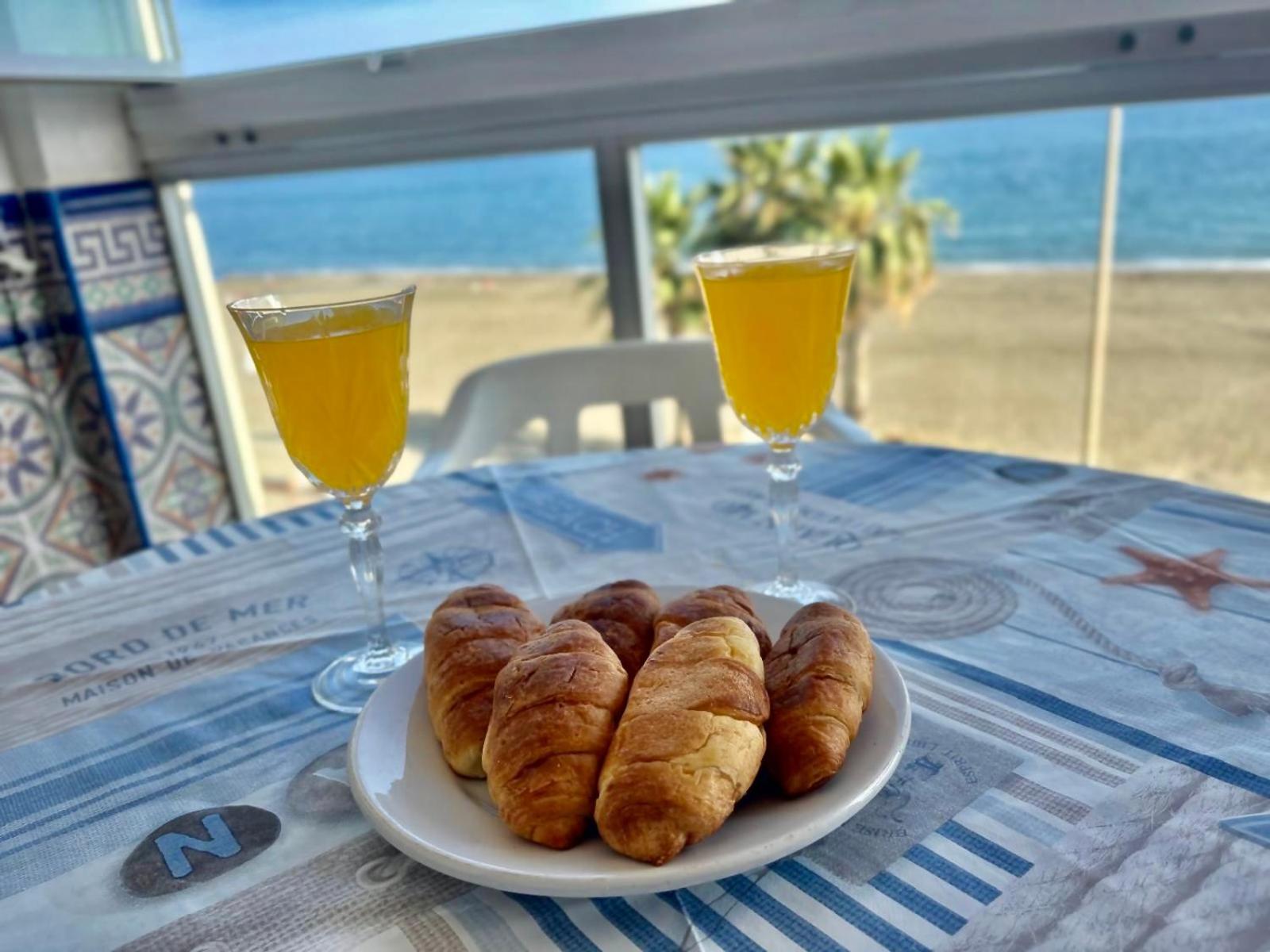 Apartamento en Rincón de la Victoria Primera linea de Playa