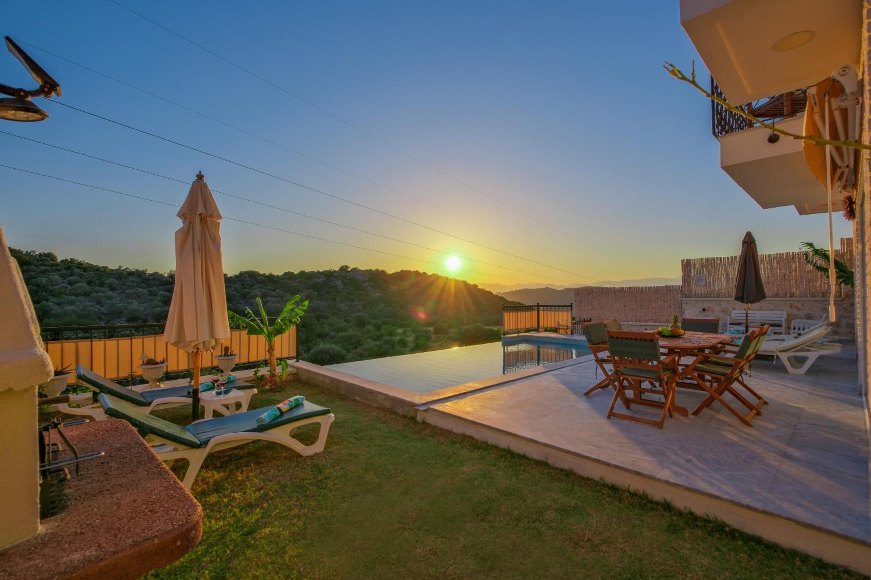 Villa TOUCANO Peaceful villa with nature view, pool and jacuzzi view 4
