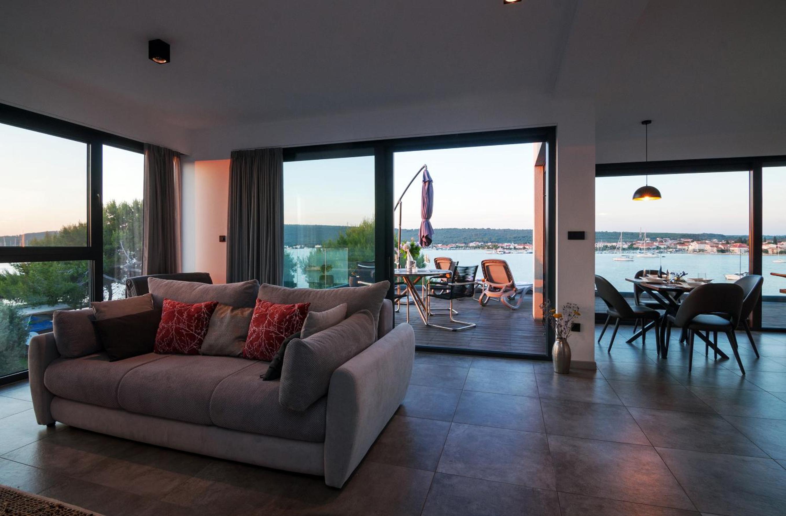 Punta LUX en Sukošan — balance & terrace