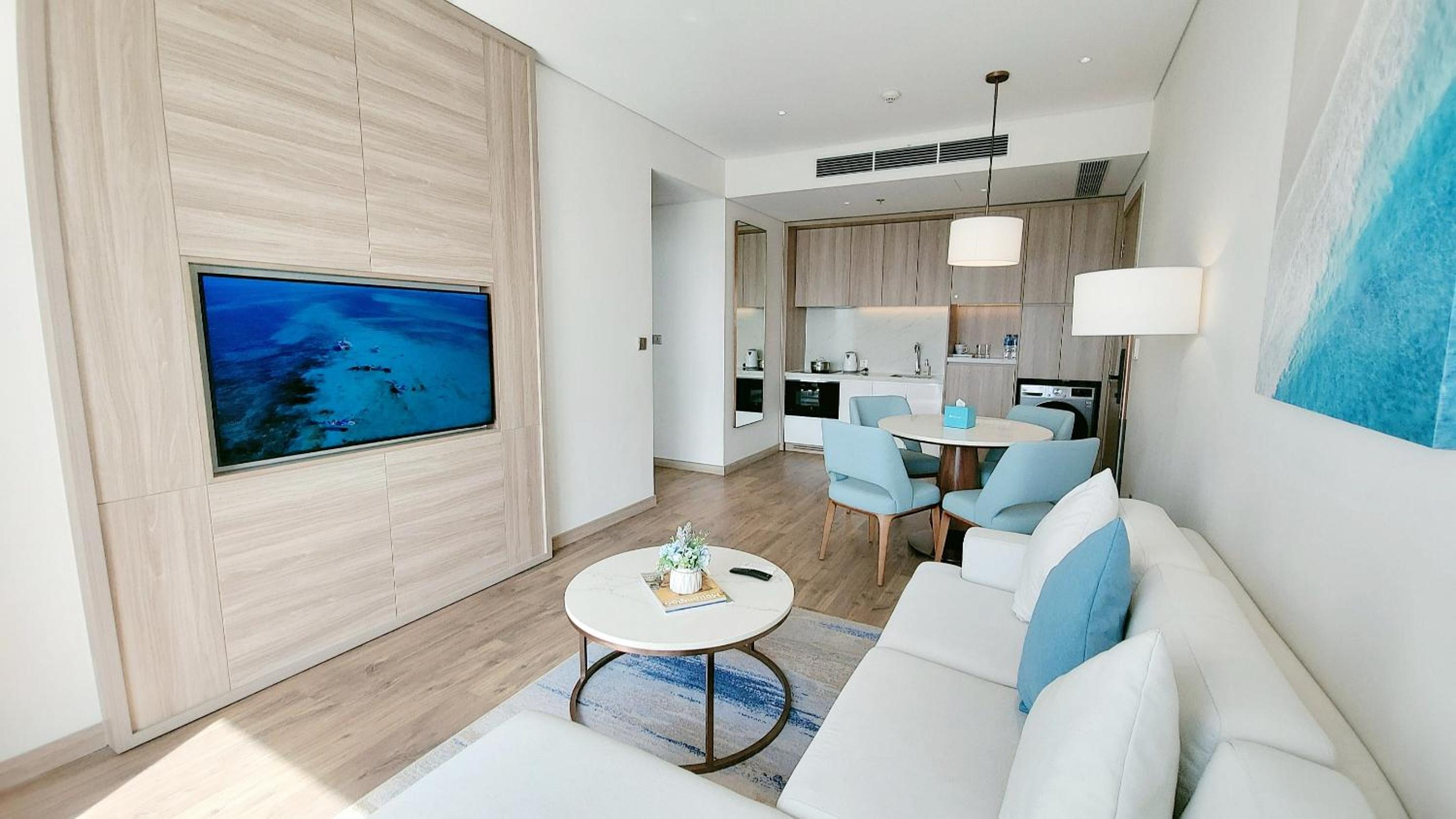 Luxury 5 Star Hotel Residence A La Carte Ha Long view 5