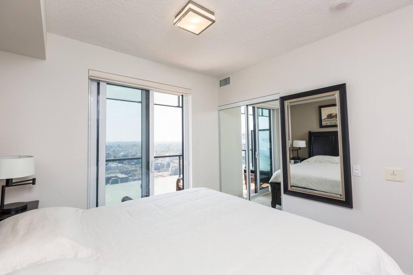 3BR Skyline Condo - By CN Tower & MTCC & Free Parking