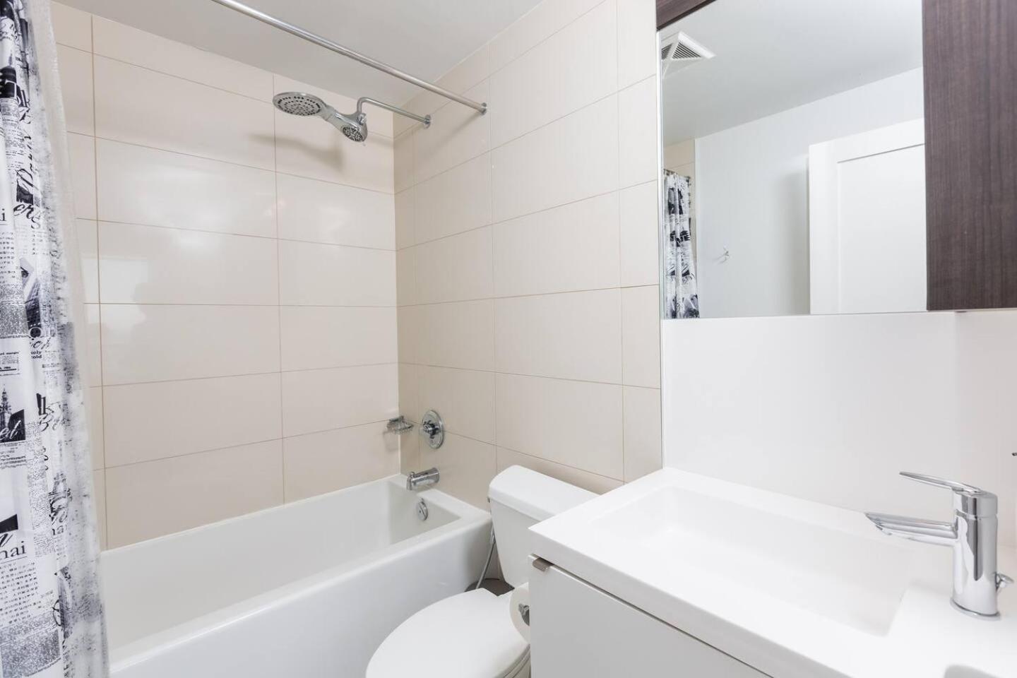 3BR Skyline Condo - By CN Tower & MTCC & Free Parking