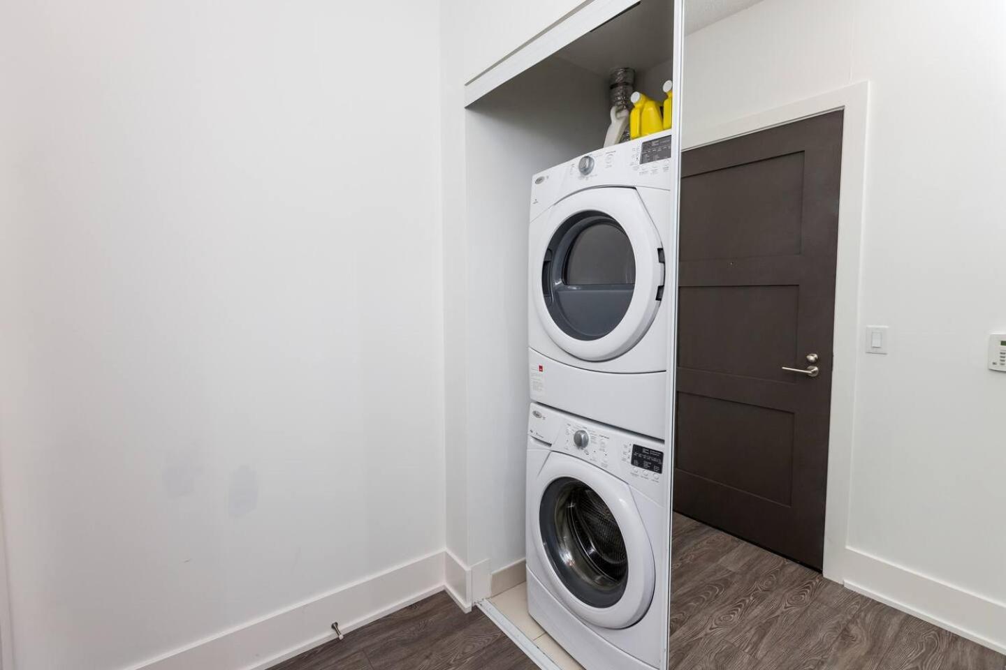 3BR Skyline Condo - By CN Tower & MTCC & Free Parking