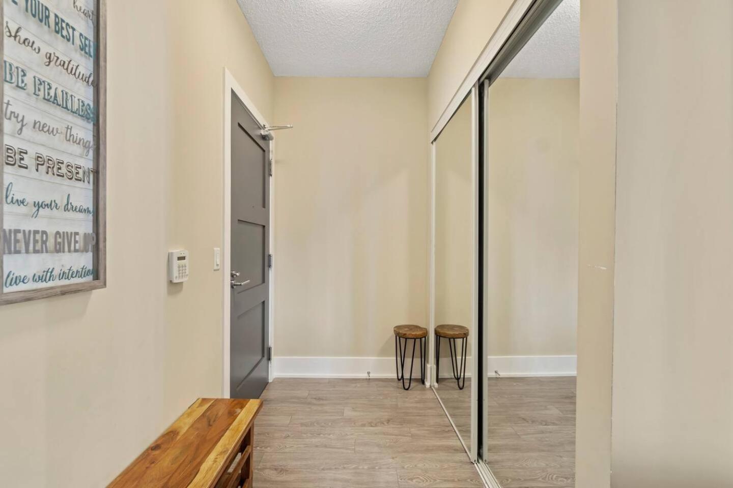 3BR Skyline Condo - By CN Tower & MTCC & Free Parking