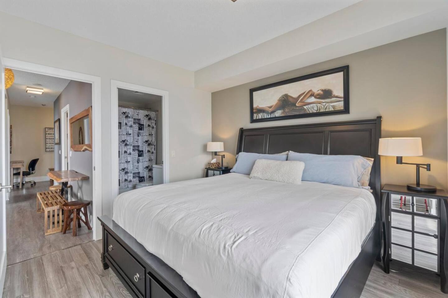 3BR Skyline Condo - By CN Tower & MTCC & Free Parking