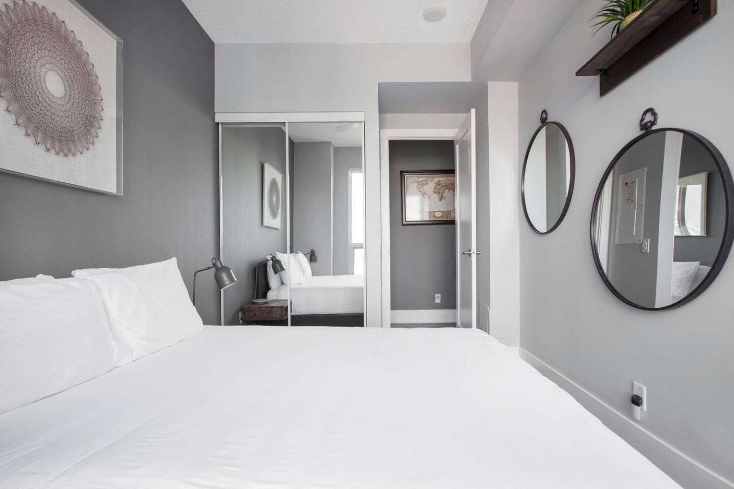3BR Skyline Condo - By CN Tower & MTCC & Free Parking