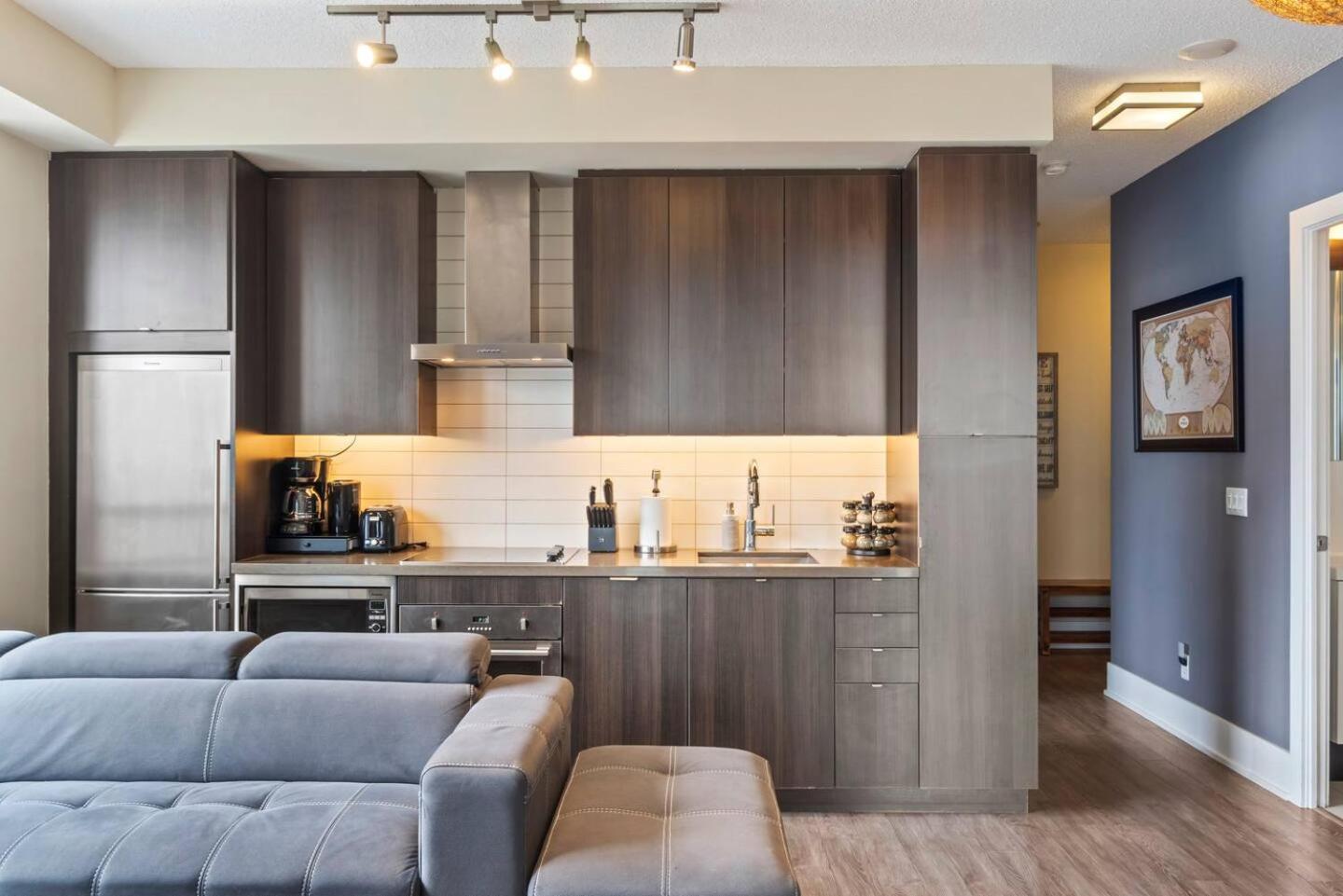 3BR Skyline Condo - By CN Tower & MTCC & Free Parking