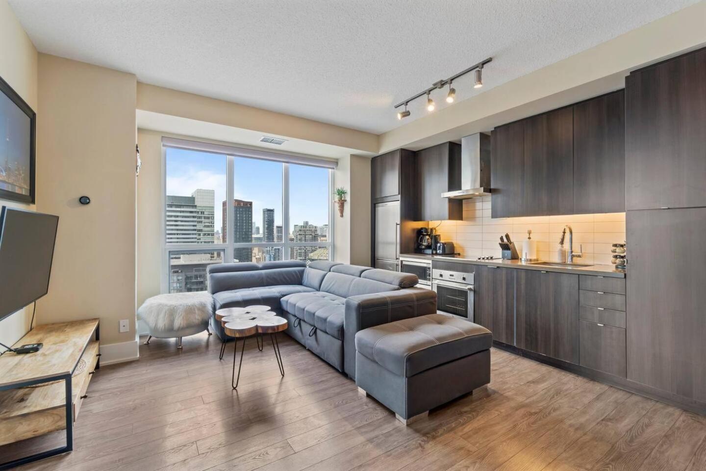 3BR Skyline Condo - By CN Tower & MTCC & Free Parking