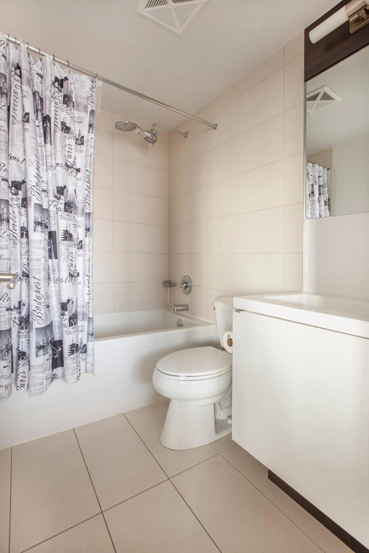 3BR Skyline Condo - By CN Tower & MTCC & Free Parking