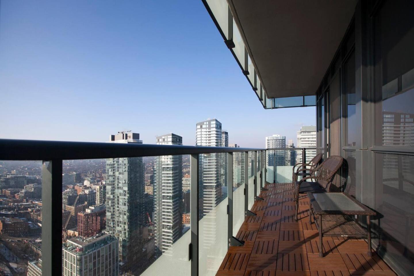 3BR Skyline Condo - By CN Tower & MTCC & Free Parking