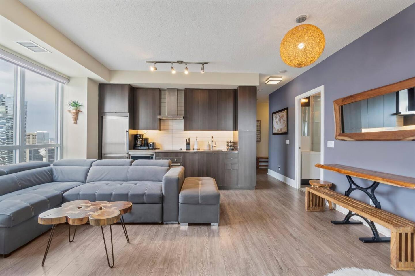 3BR Skyline Condo - By CN Tower & MTCC & Free Parking