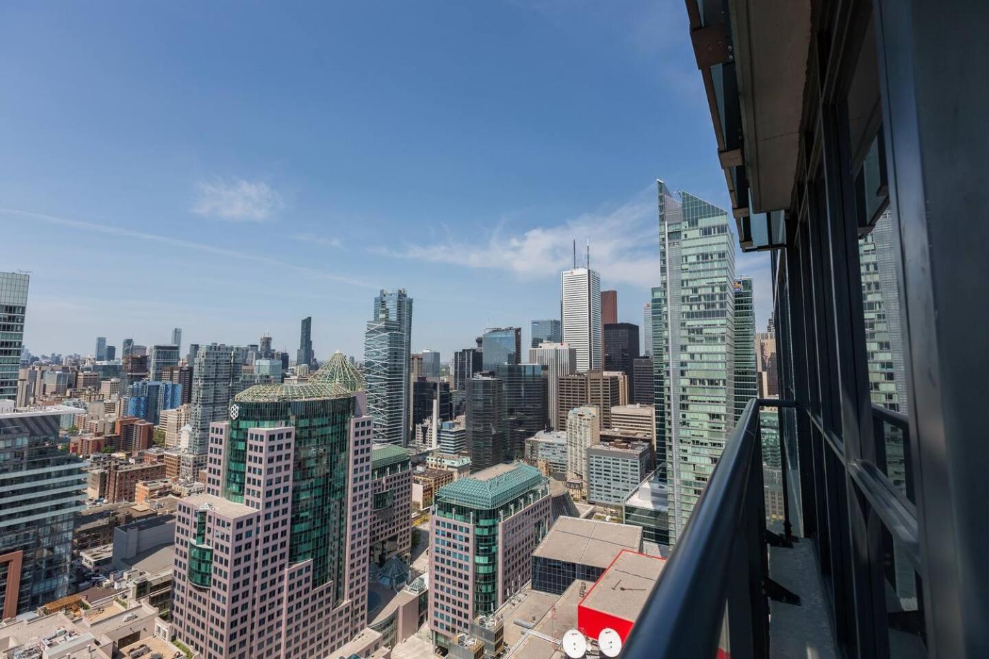 3BR Skyline Condo - By CN Tower & MTCC & Free Parking