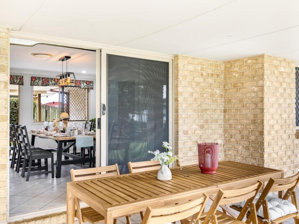 Carindale Family Home/Close to Westfield & Highway