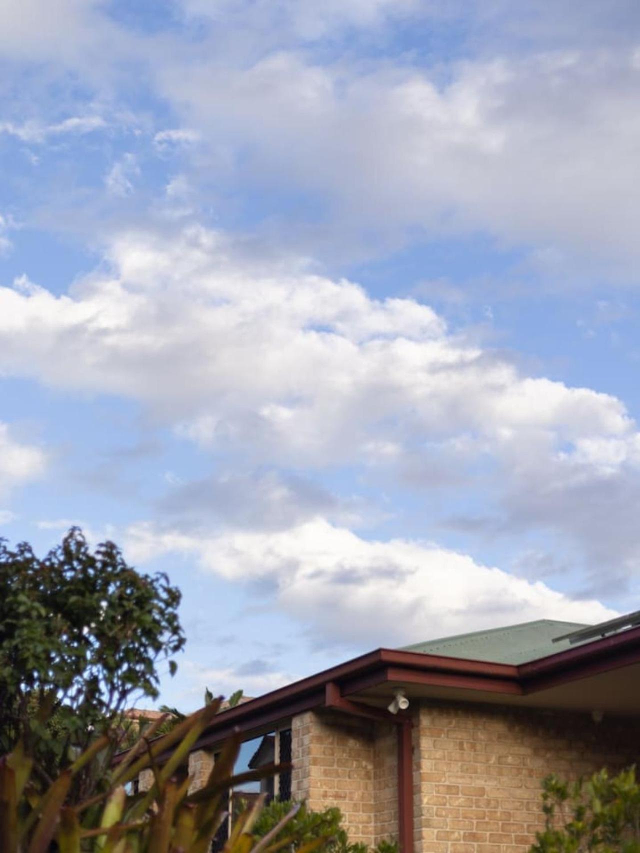 Carindale Family Home/Close to Westfield & Highway