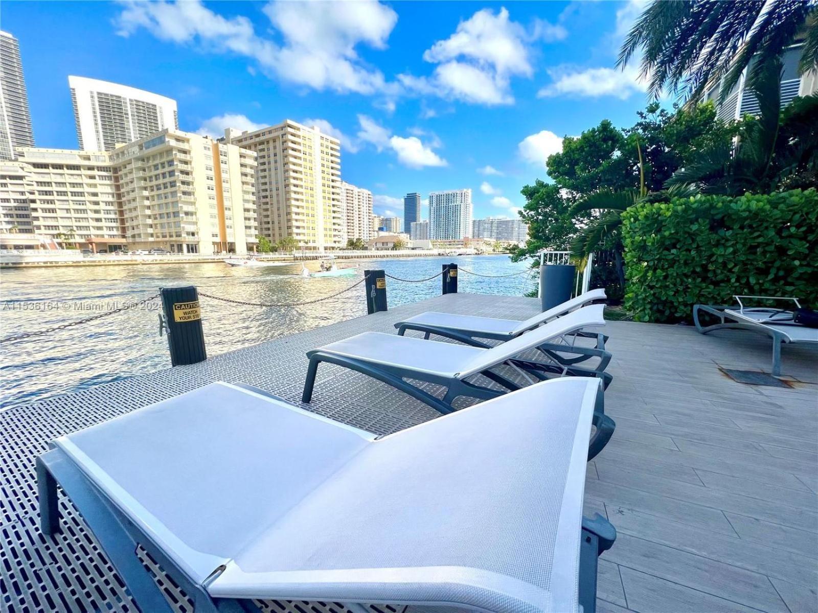 Modern Beachwalk Apartment view 5