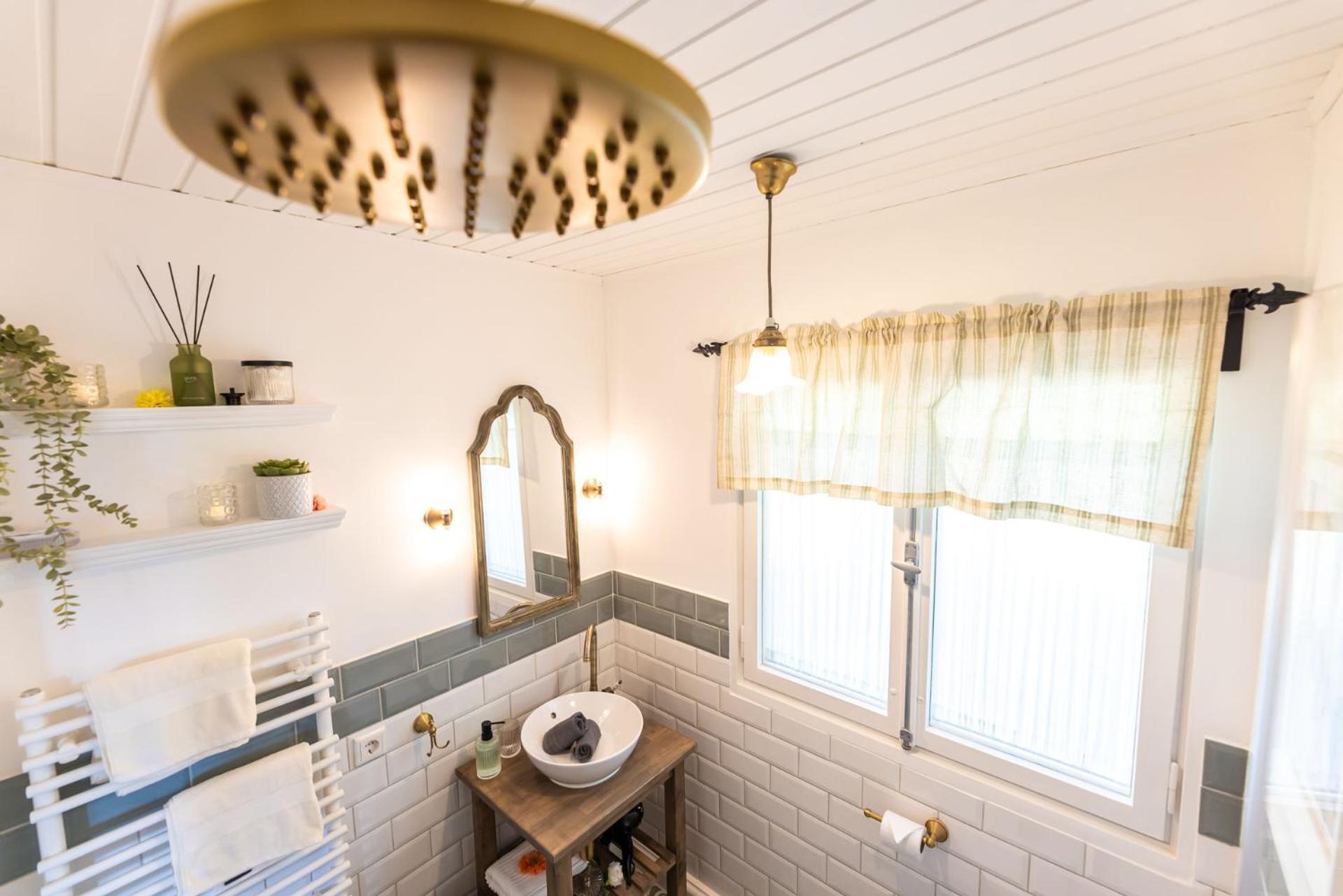 Romantisches Cottage mit Sauna, Terrasse & Natur