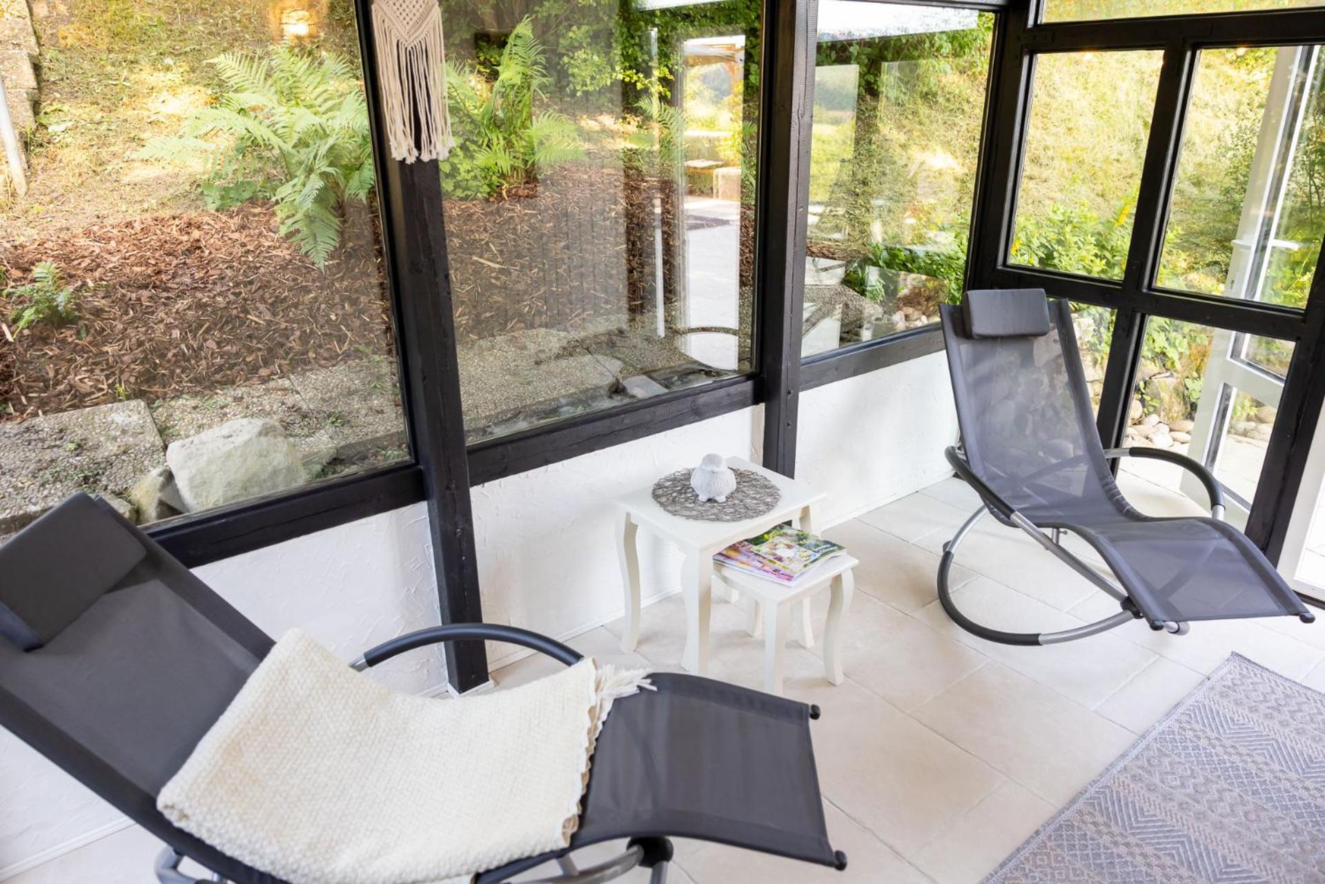 Romantisches Cottage mit Sauna, Terrasse & Natur