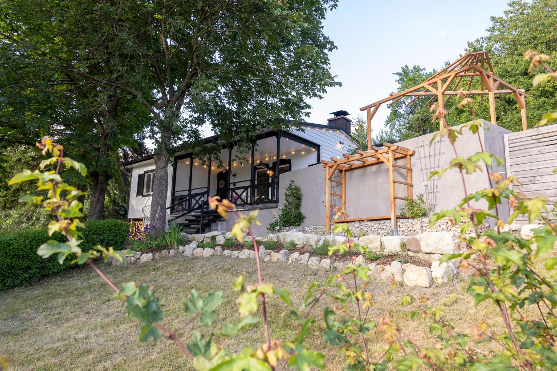 Romantisches Cottage mit Sauna, Terrasse & Natur