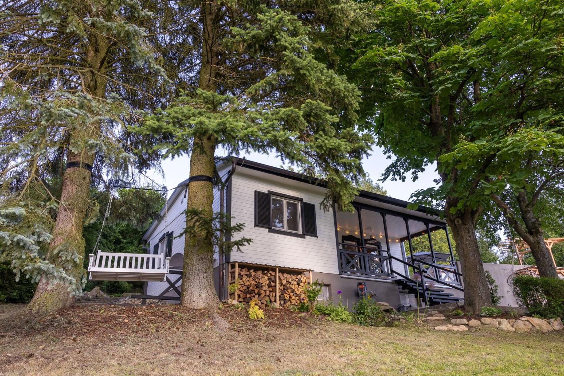 Romantisches Cottage mit Sauna, Terrasse & Natur