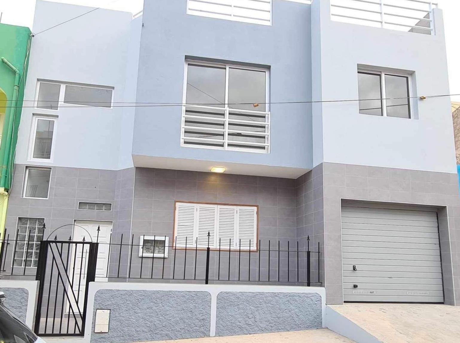 Apartamento Madeiralzinho