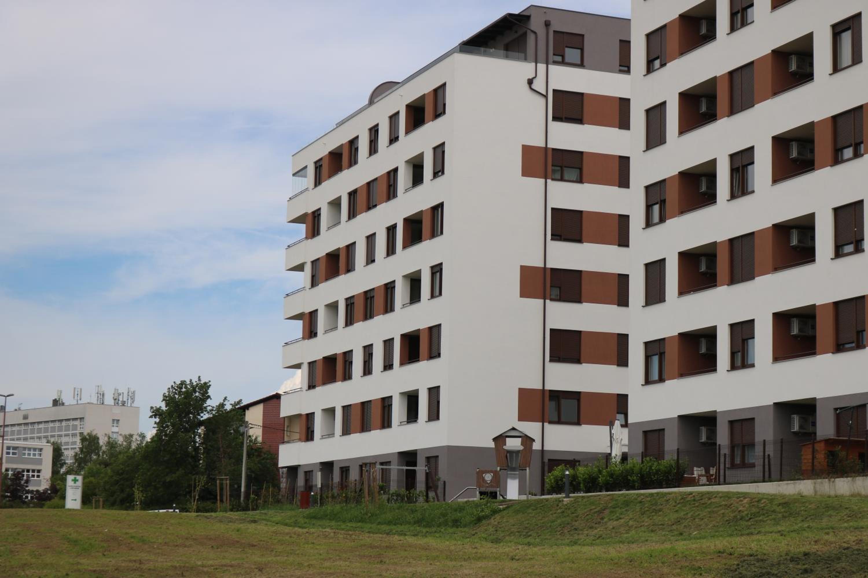 Hotel Apartment Queen - Image 1