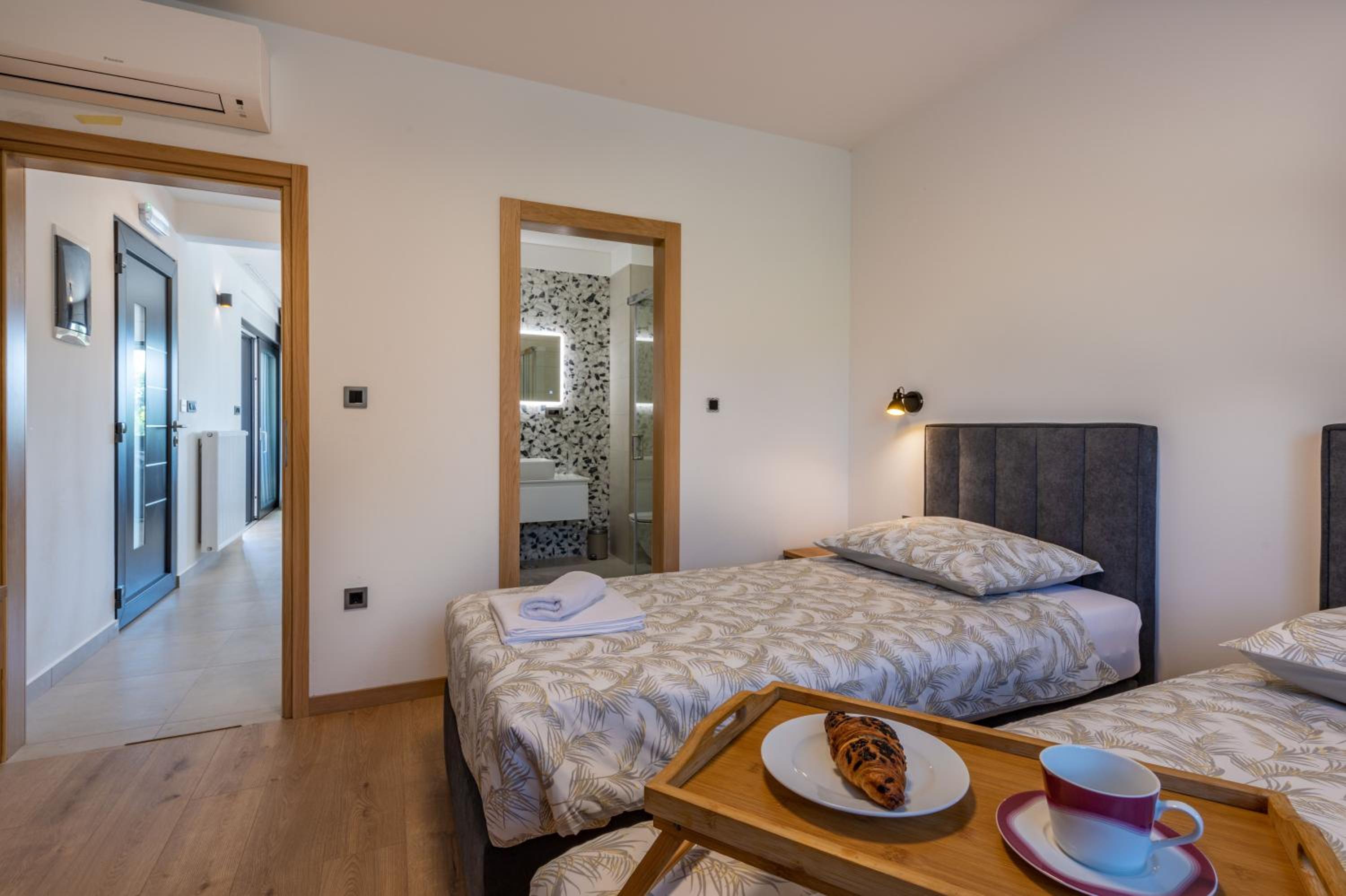 Villa Silente, modern and luxurious villa hugged by nature