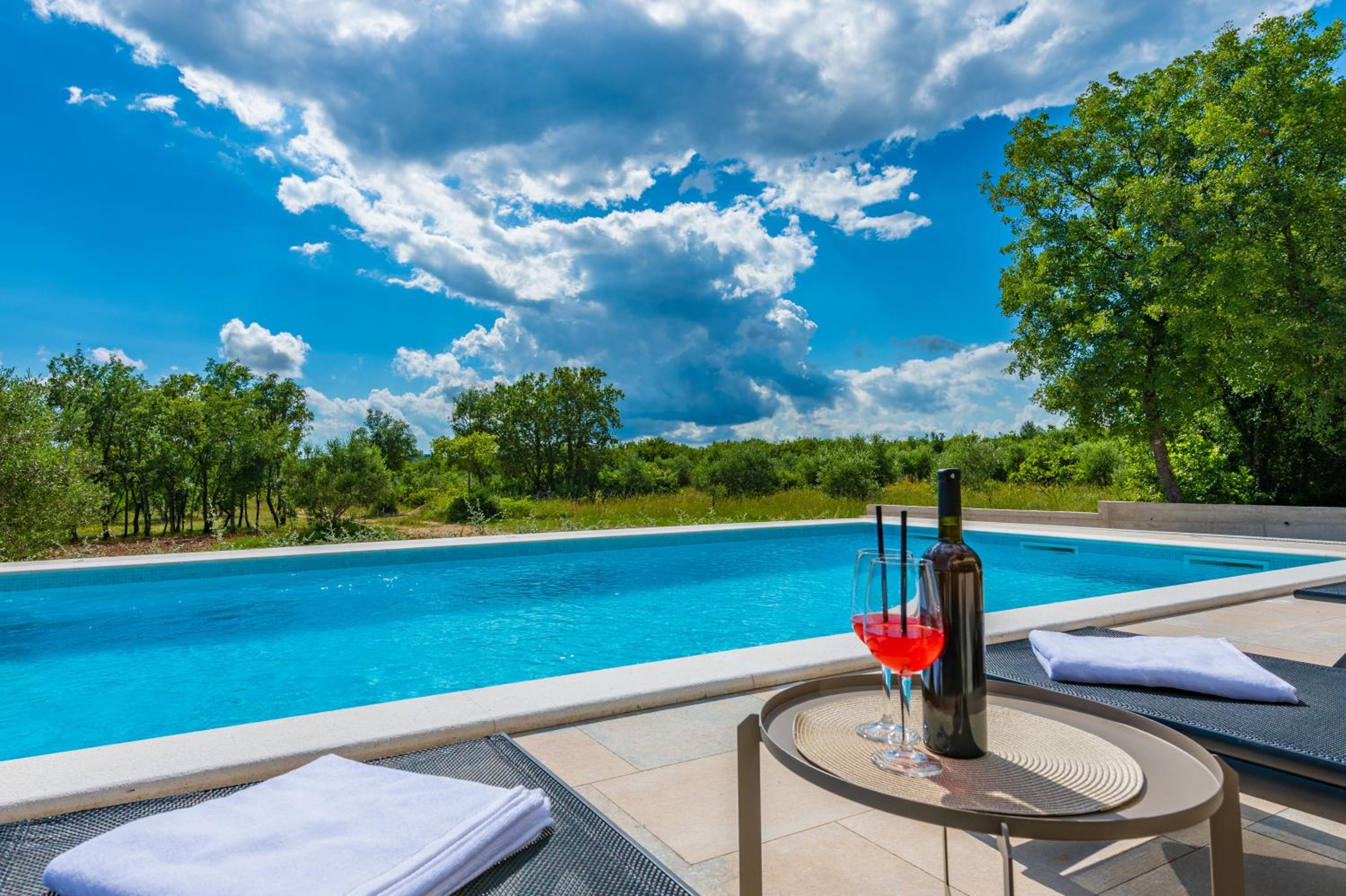 Villa Silente, modern and luxurious villa hugged by nature