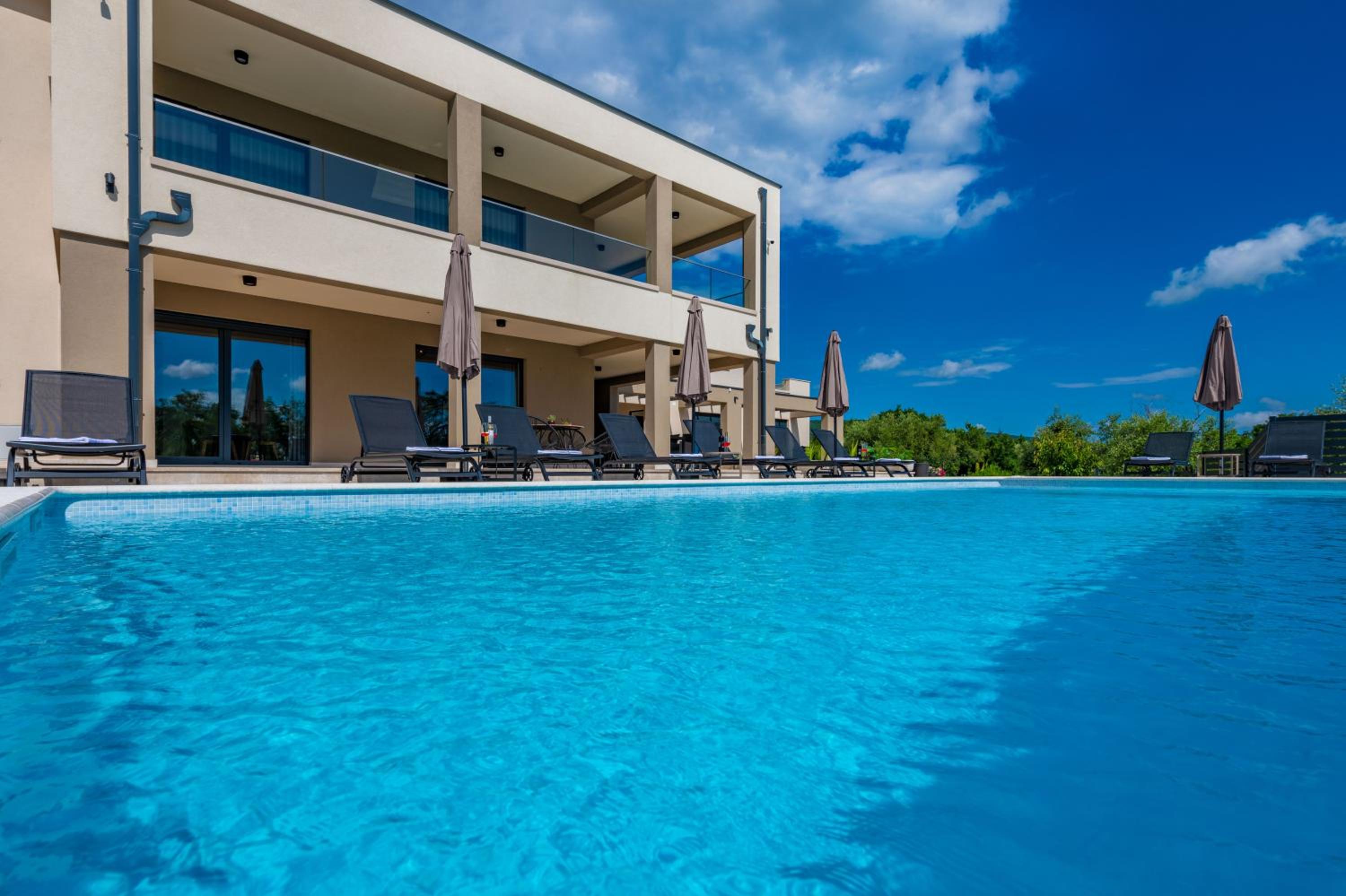 Villa Silente, modern and luxurious villa hugged by nature