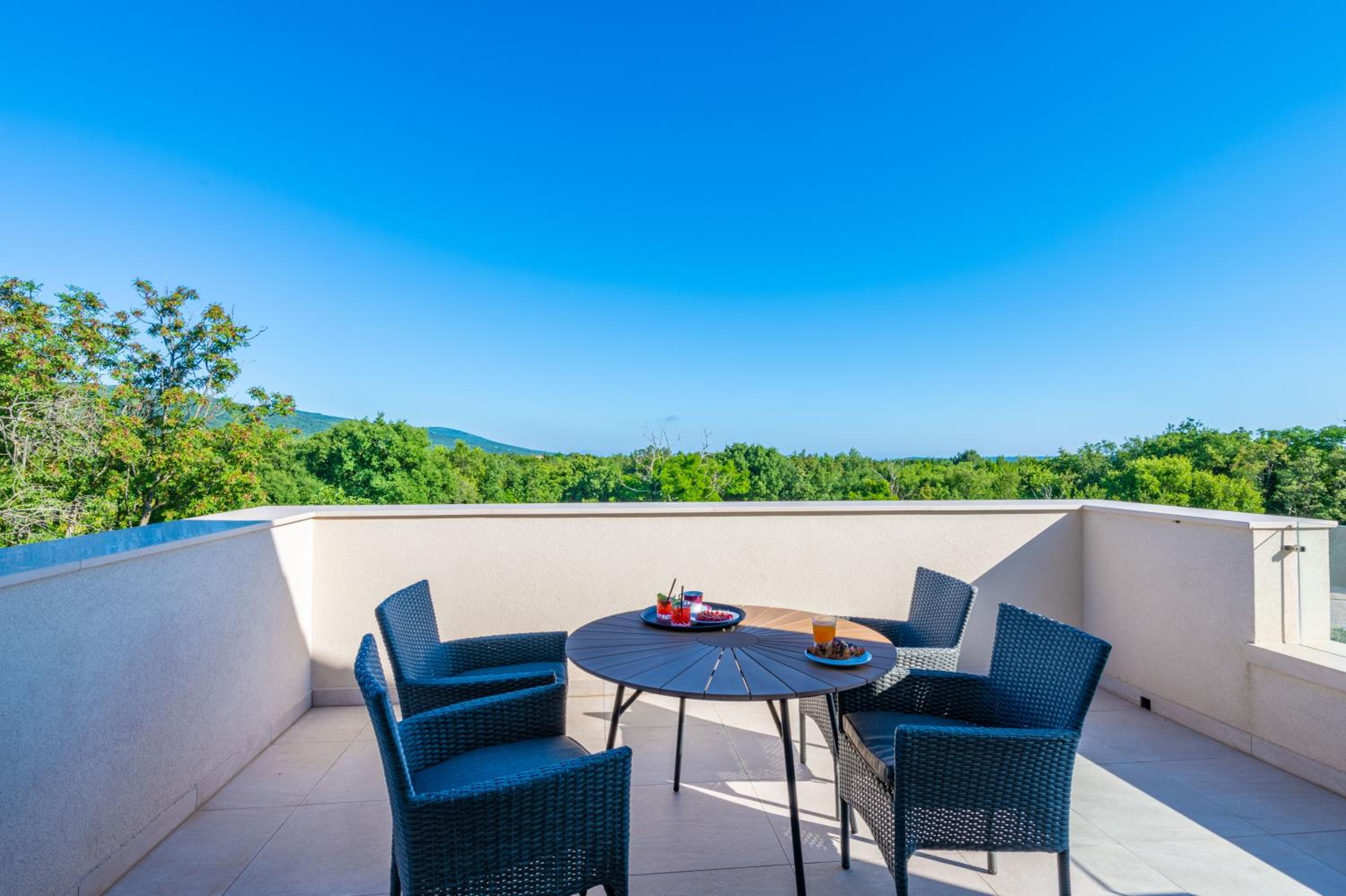 Villa Silente, modern and luxurious villa hugged by nature