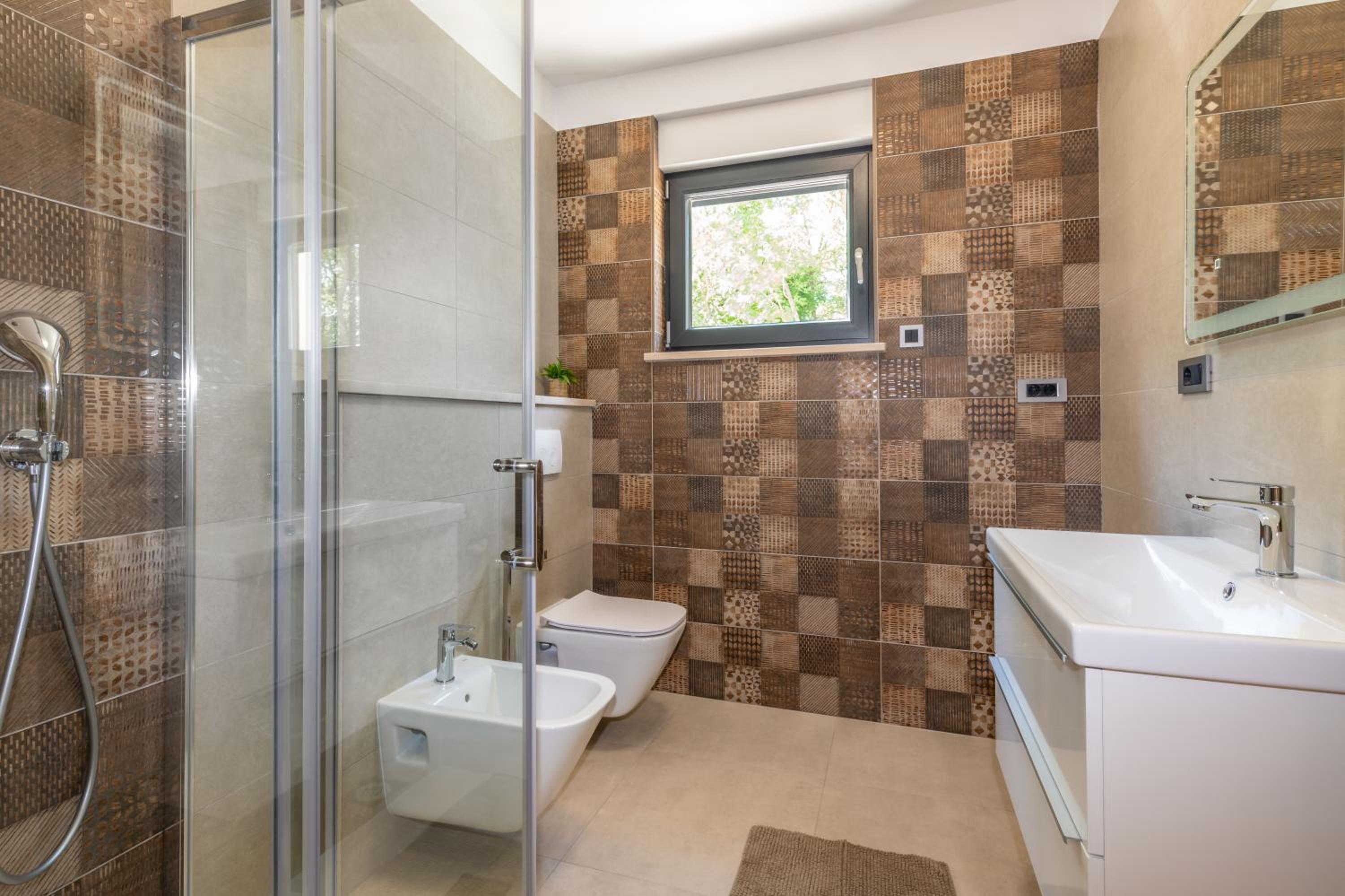 Villa Silente, modern and luxurious villa hugged by nature