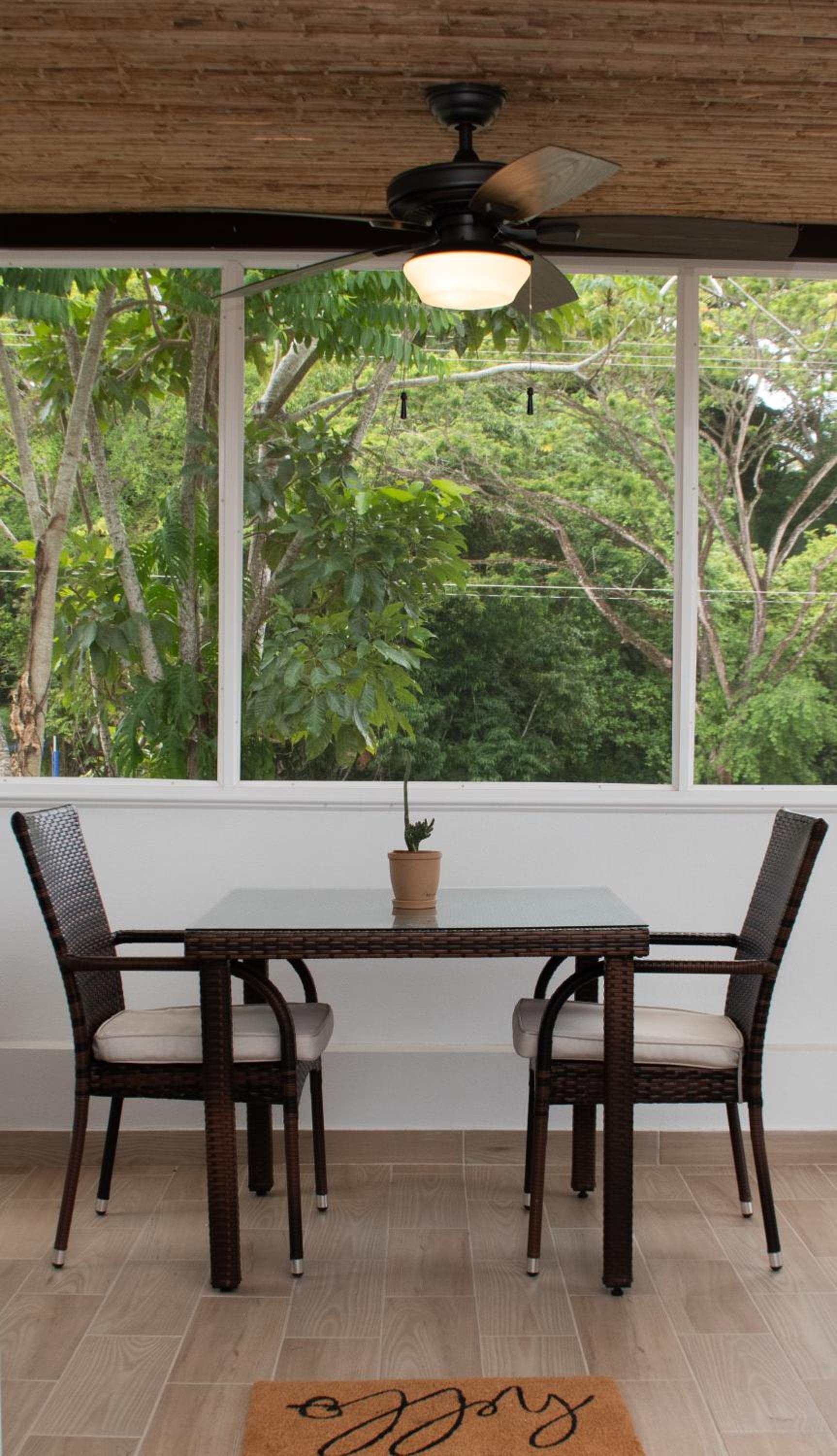 Beach Getaway Luxurious Studio 2nd Floor