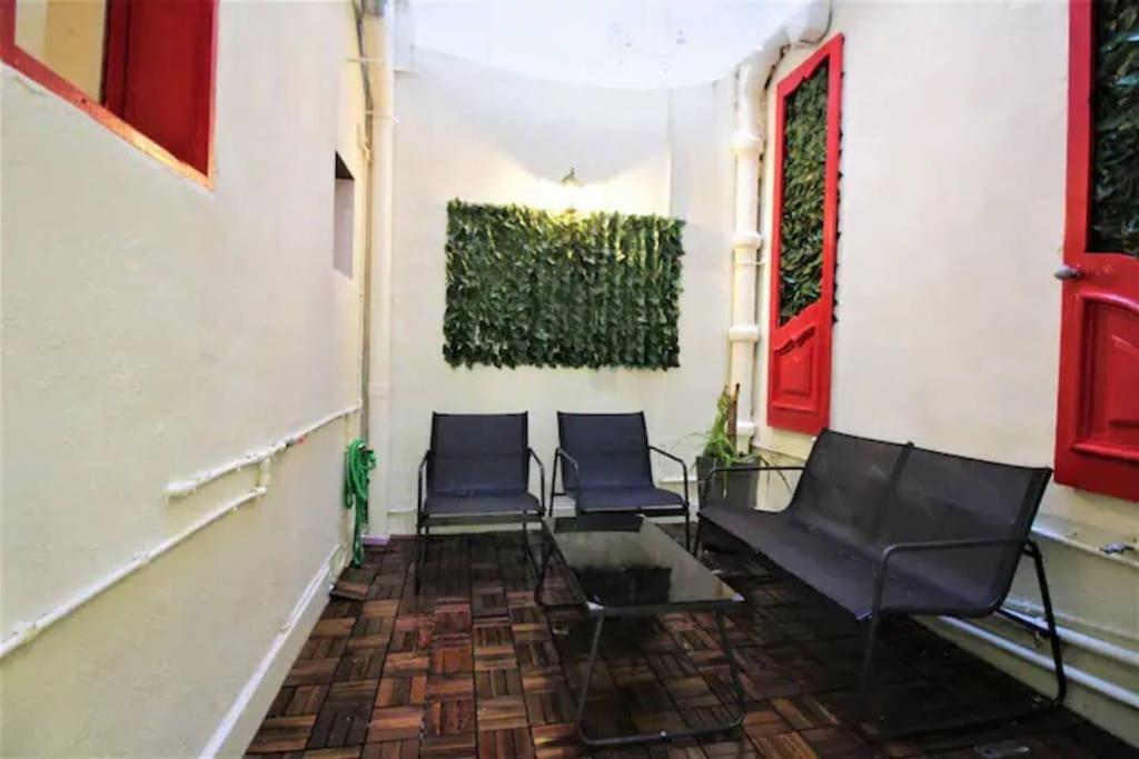 Entire Apartment in Cospicua with a Cellar! photo 4