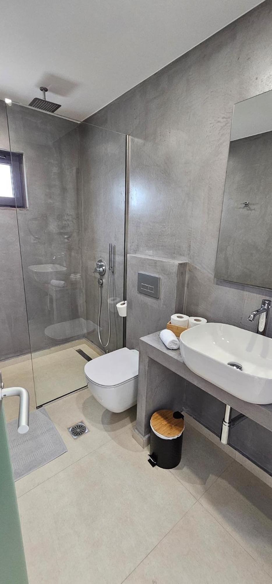 DG Luxury Apartments