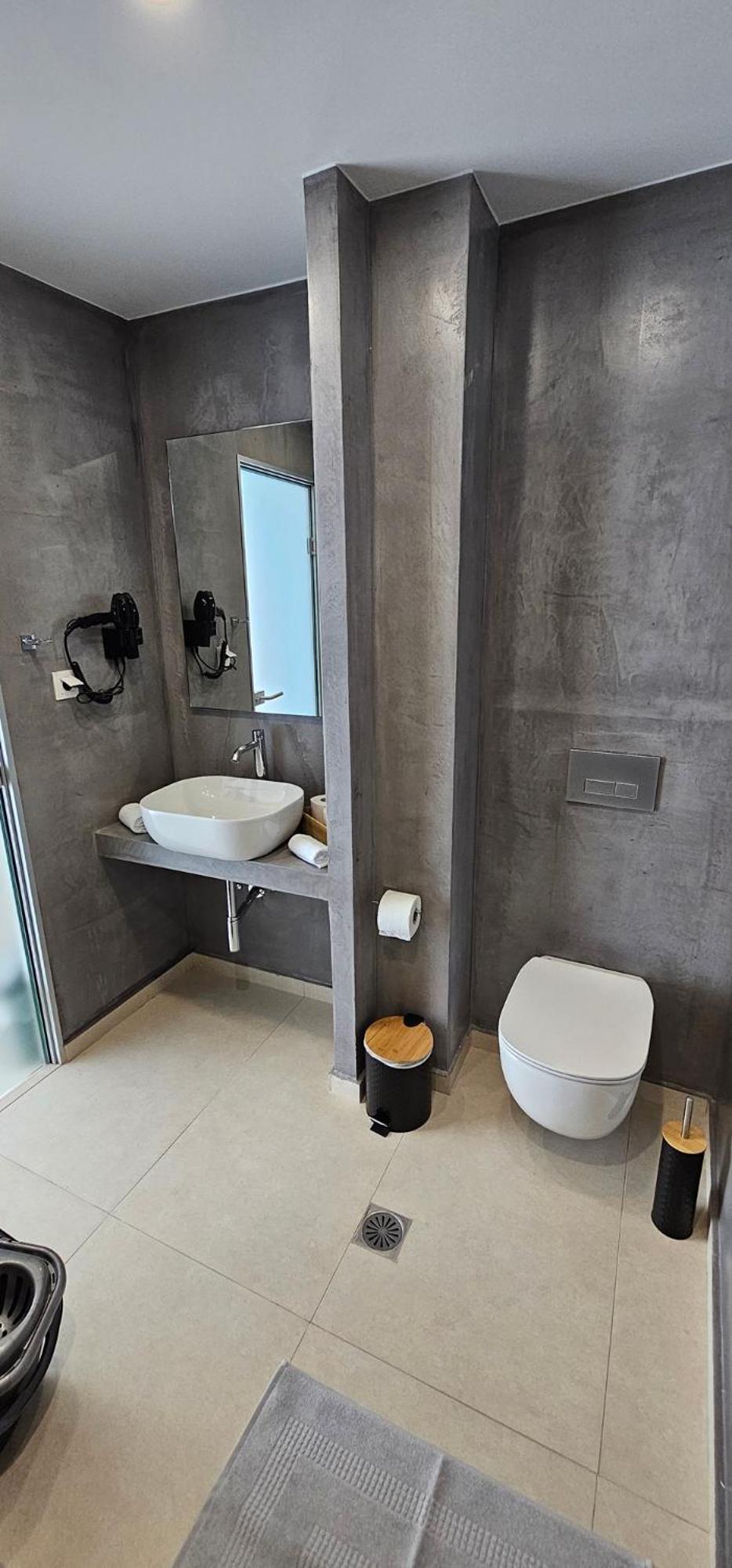 DG Luxury Apartments