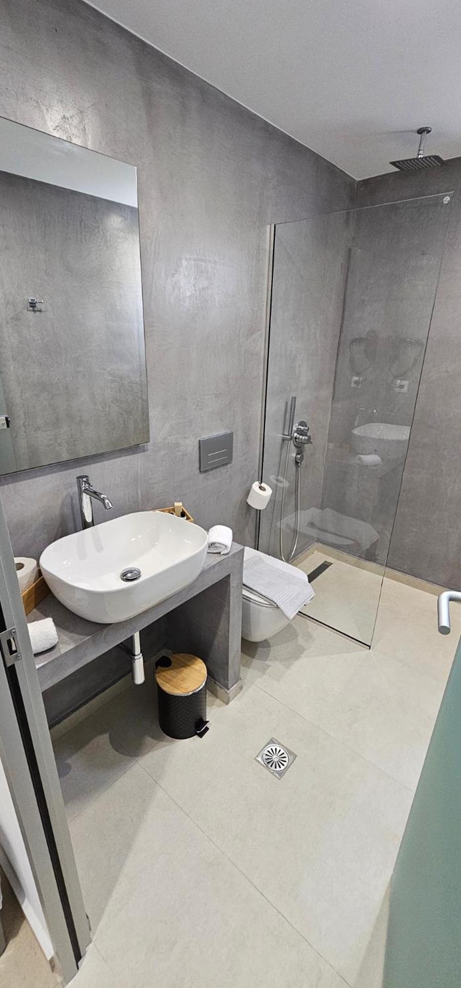 DG Luxury Apartments