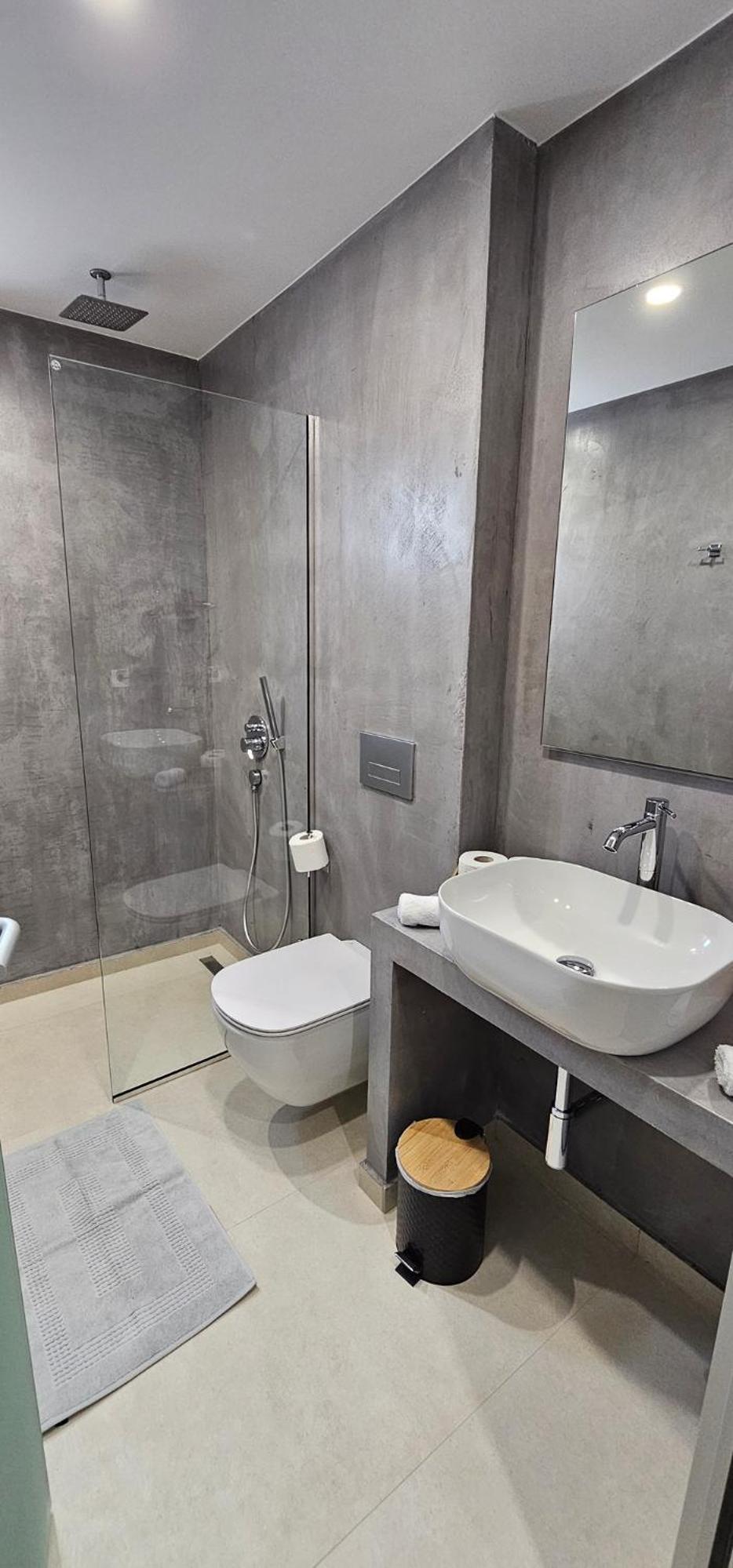 DG Luxury Apartments