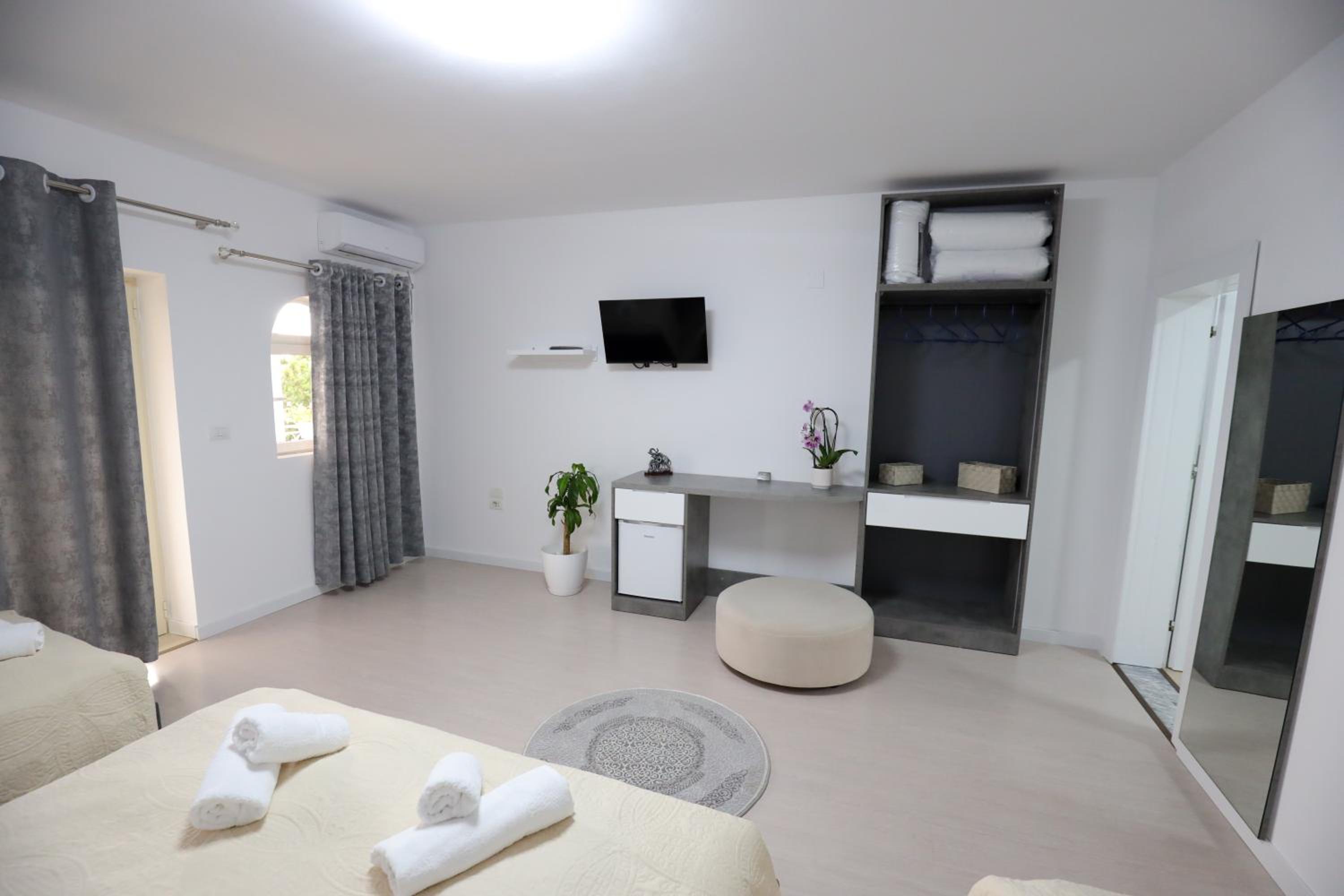 Alesio Guest House