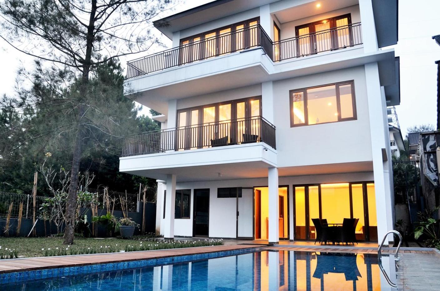 Breeze Blows City View Villa 4 Bedrooms and 1 Familly Bedroom With a Private Heated Swimming Pool and a Billiard Table